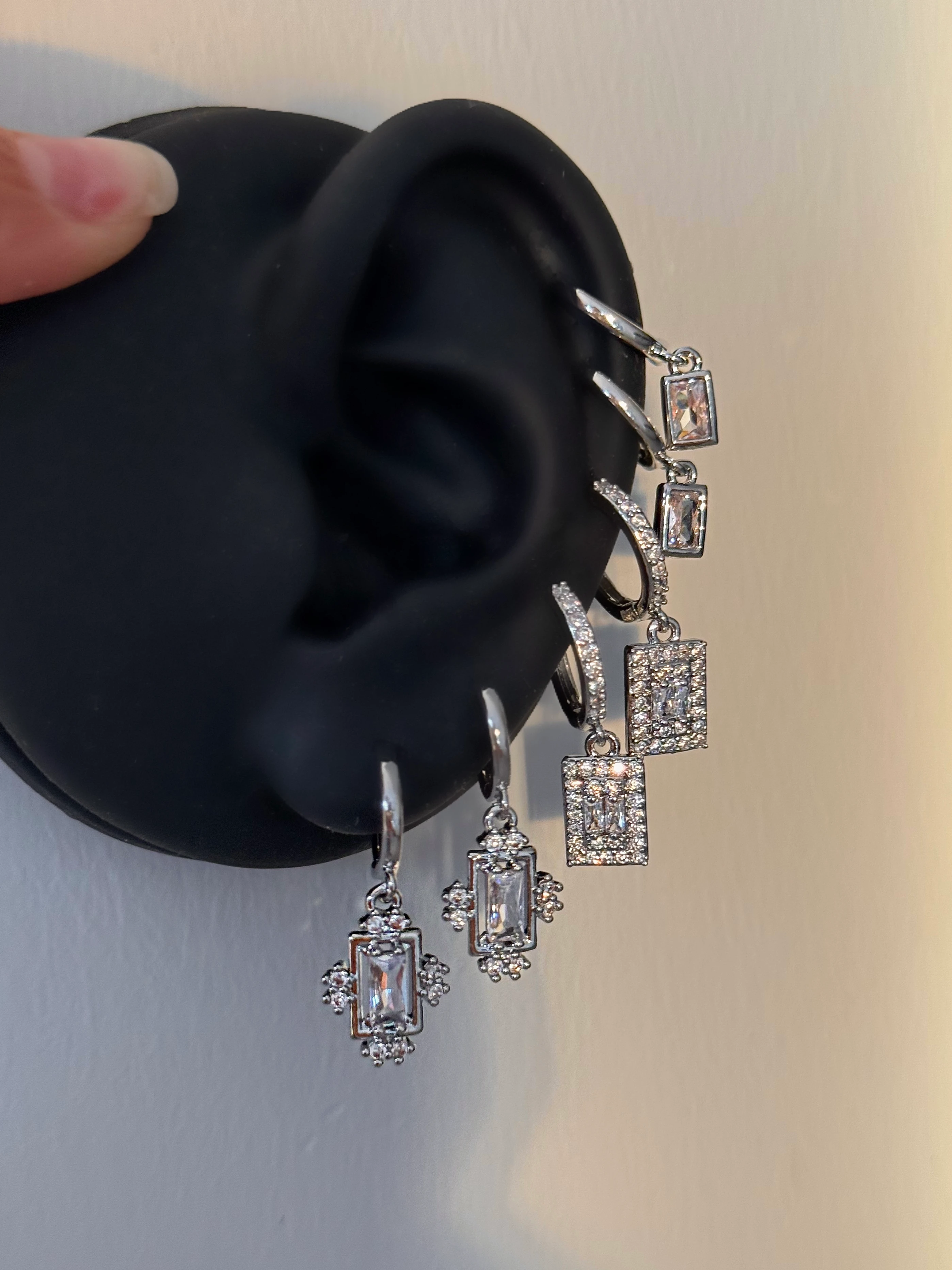 Çelik Silver Baget Taşlı 6 Lı Küpe Seti