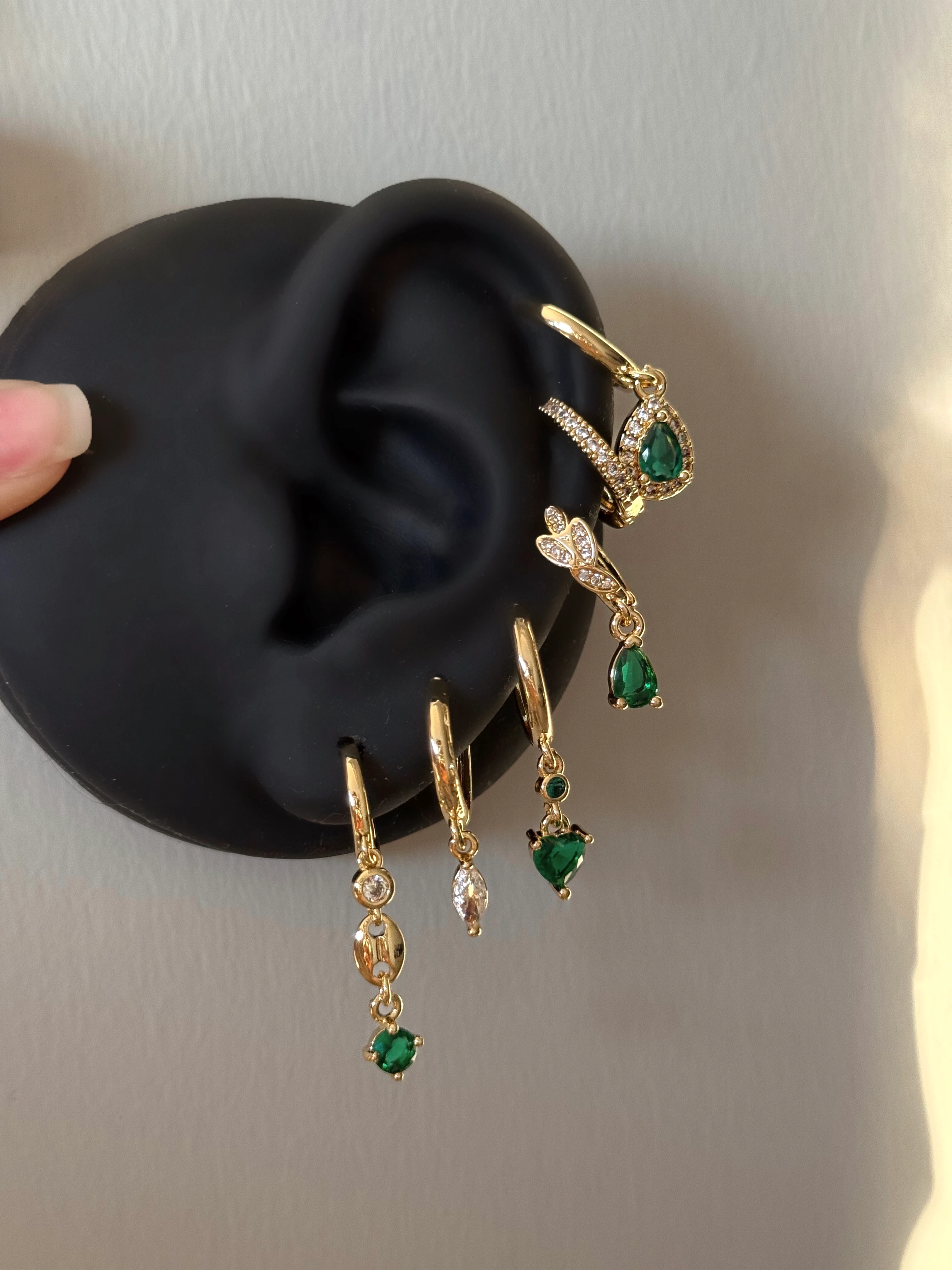 Çelik Gold Yeşil Taşlı 6 Lı Küpe Seti 