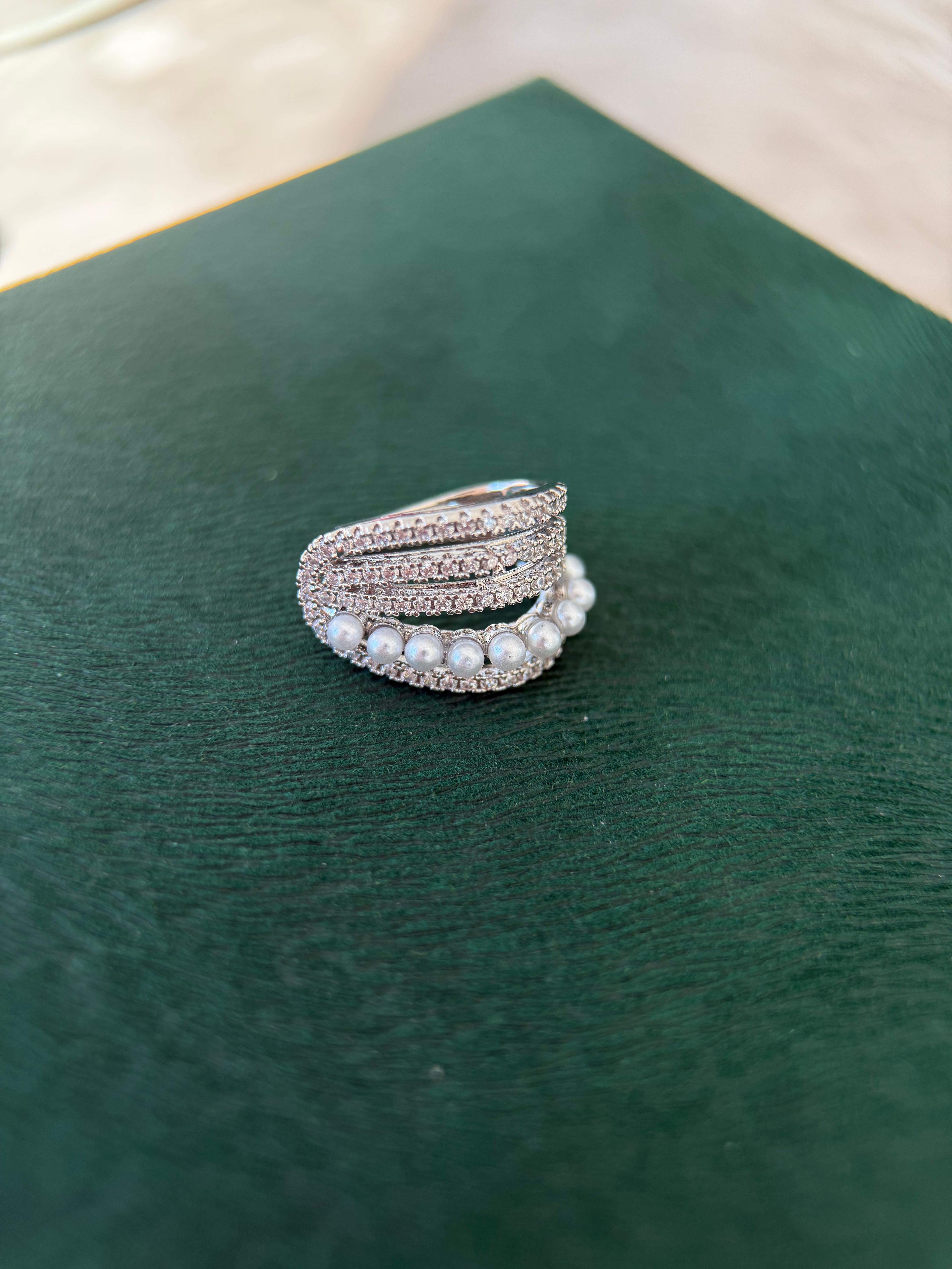 Silver İncili Earcuff