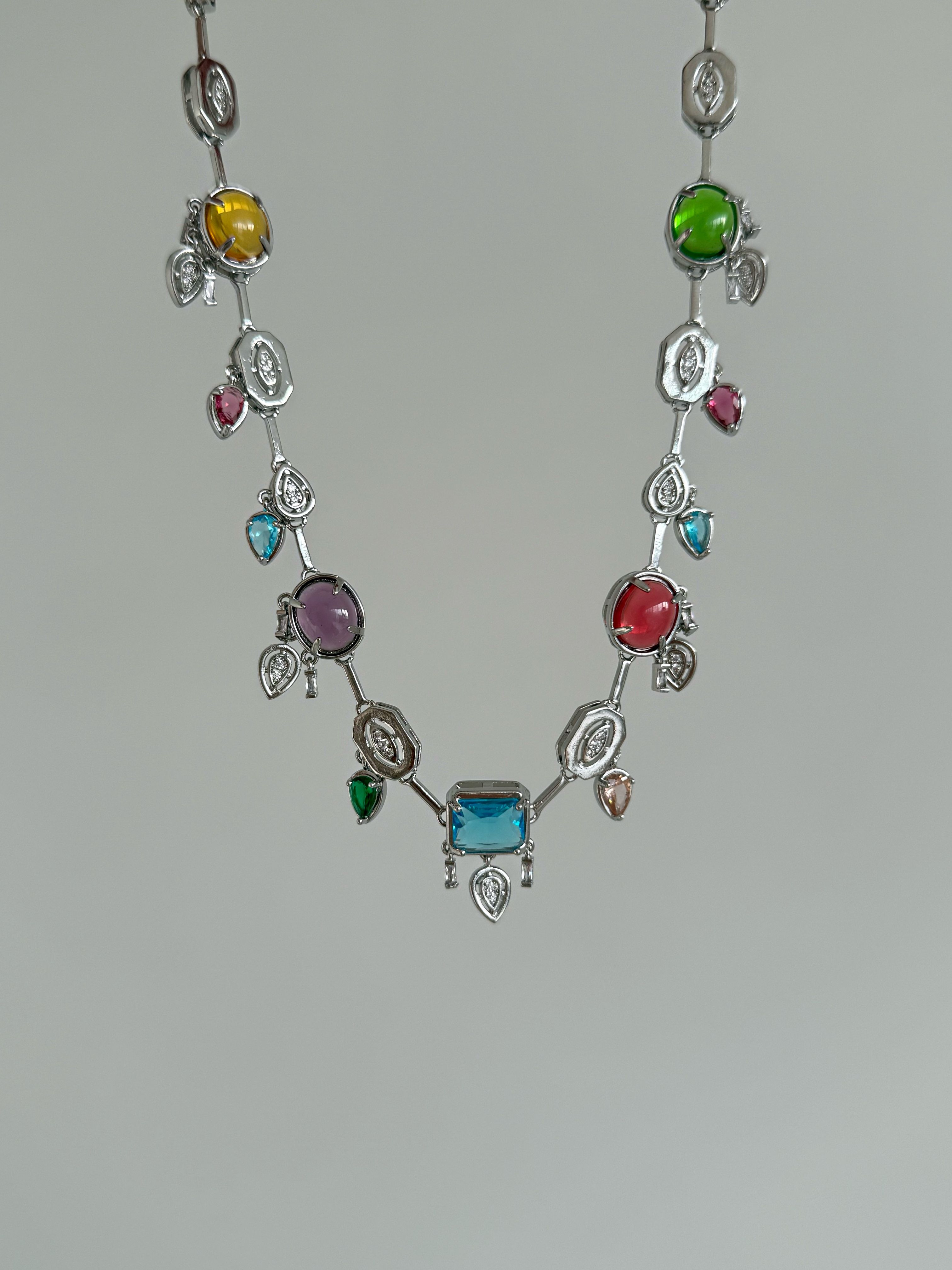 Silver Renkli Taşlı Kolye