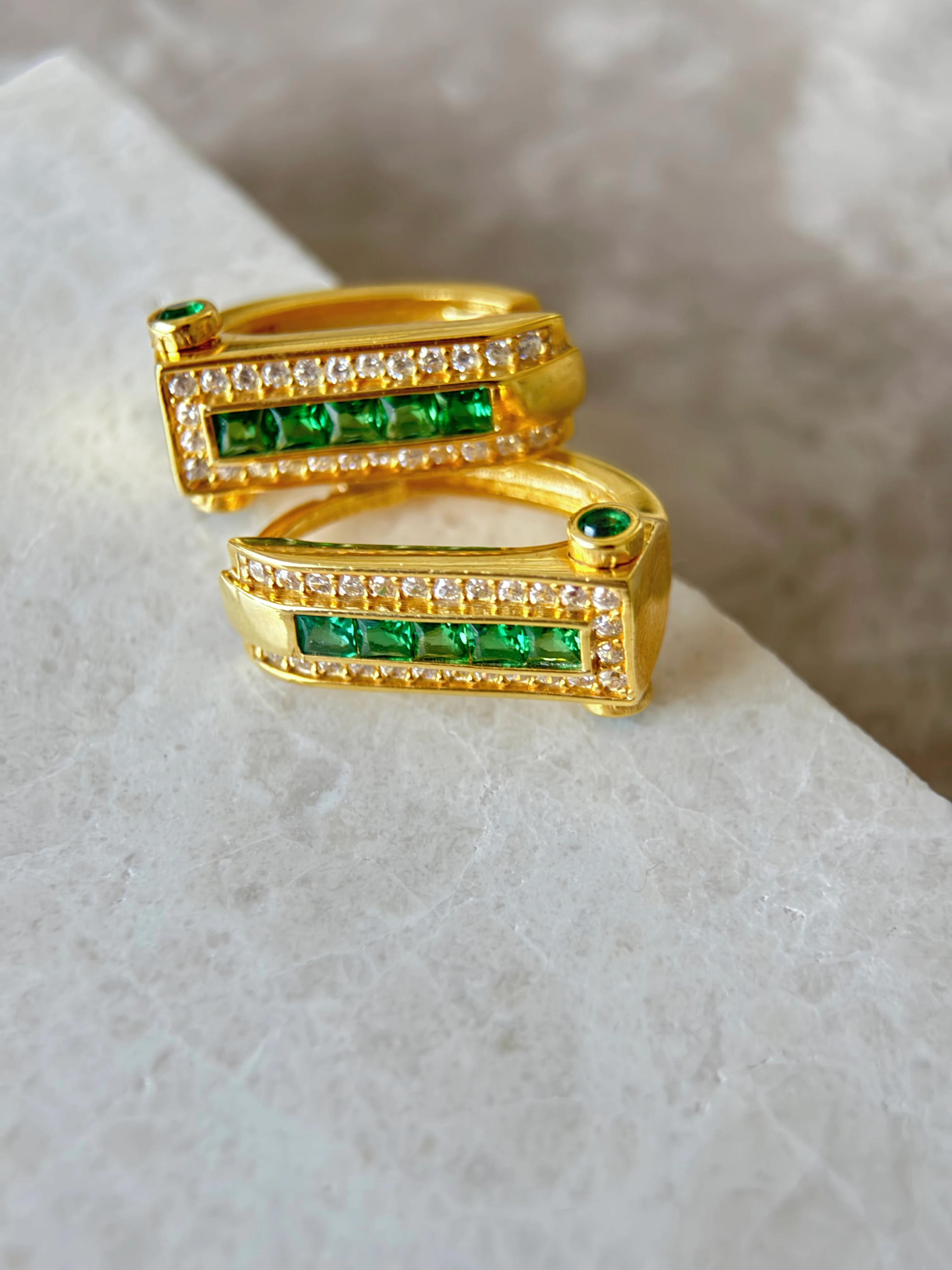 925 Ayar Gümüş Yeşil Taşlı Tasarım Küpe