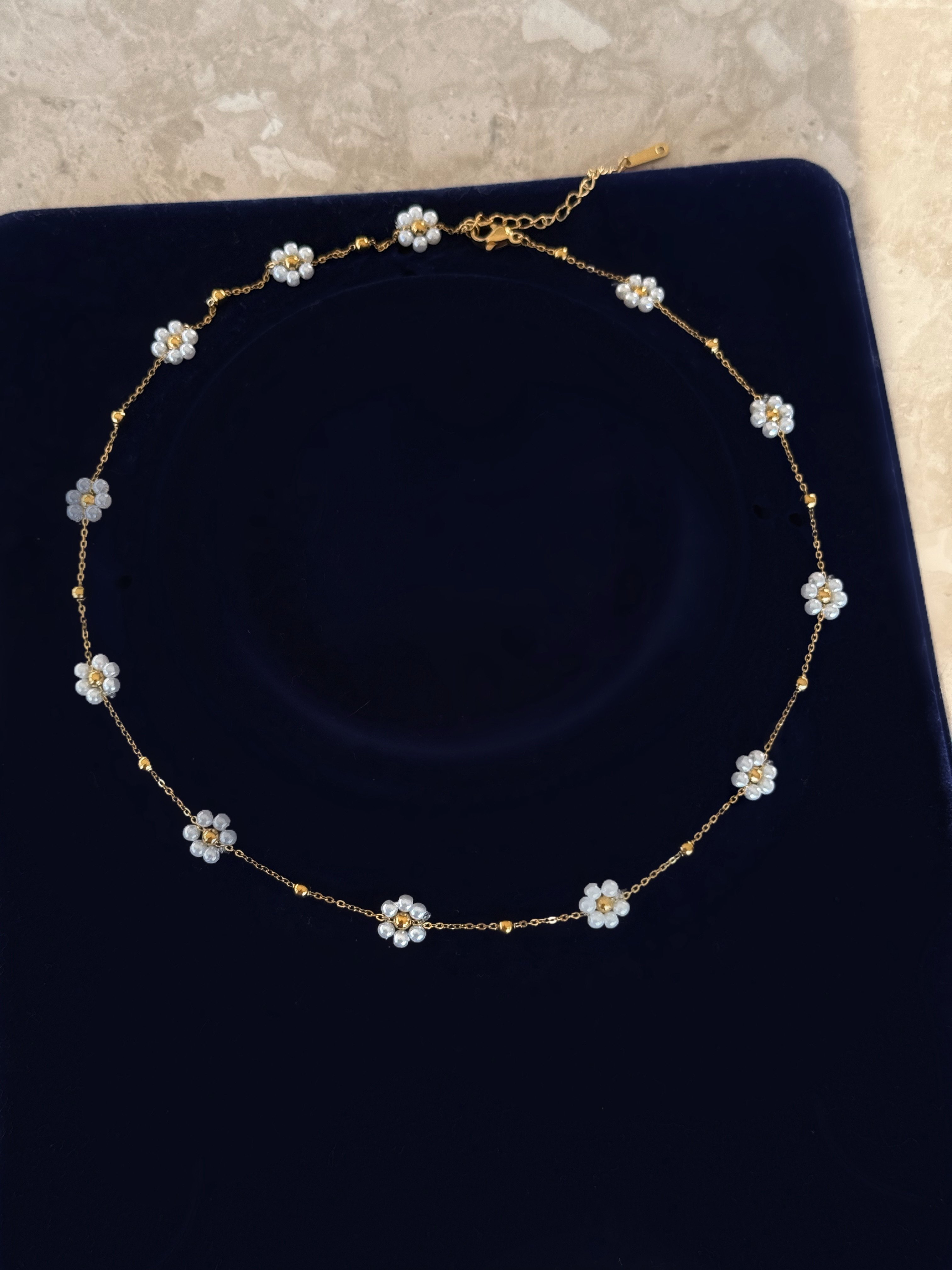 Çelik Papatya Detay Choker & Kolye