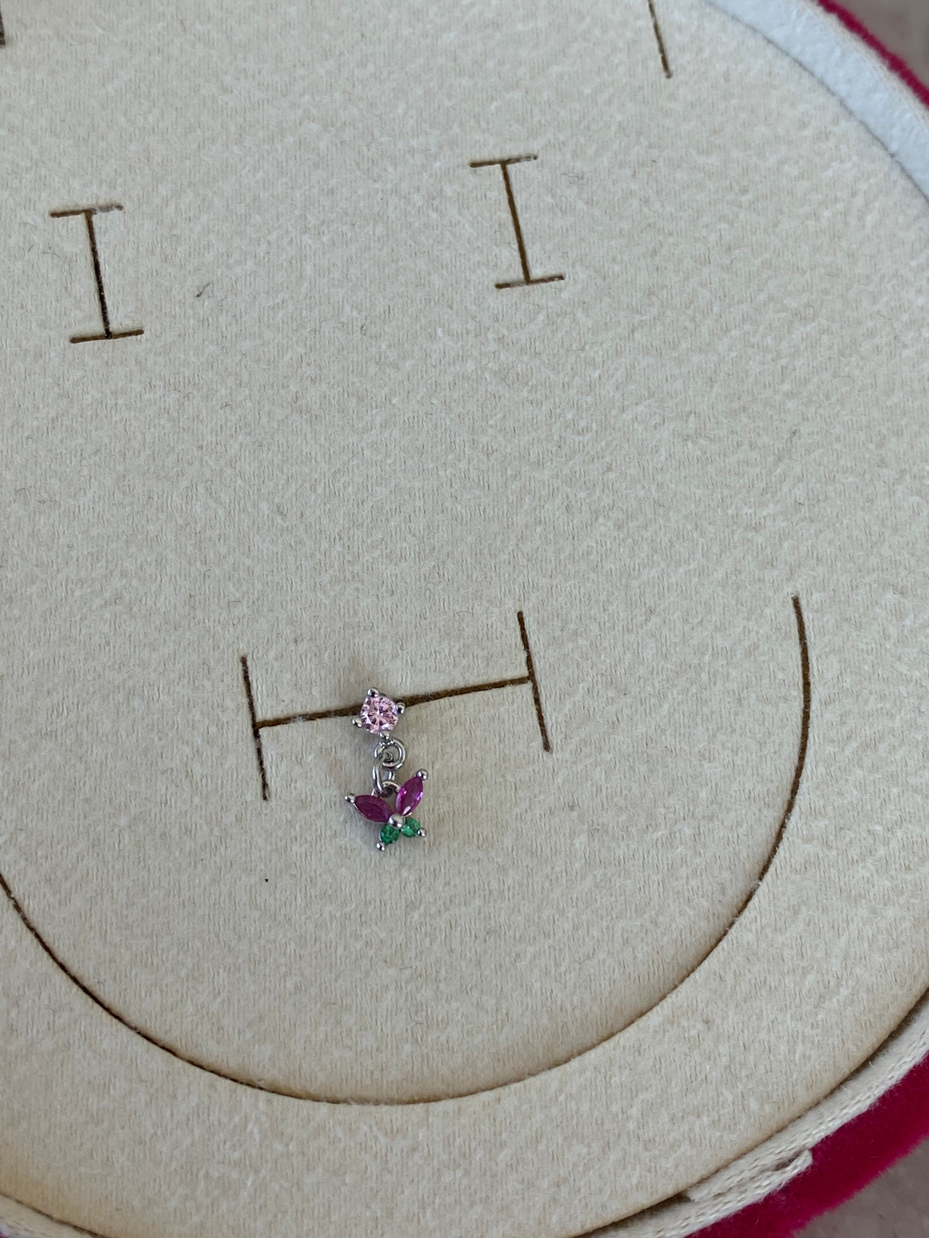 Cerrahi Çelik Silver Çiçek Detaylı Piercing