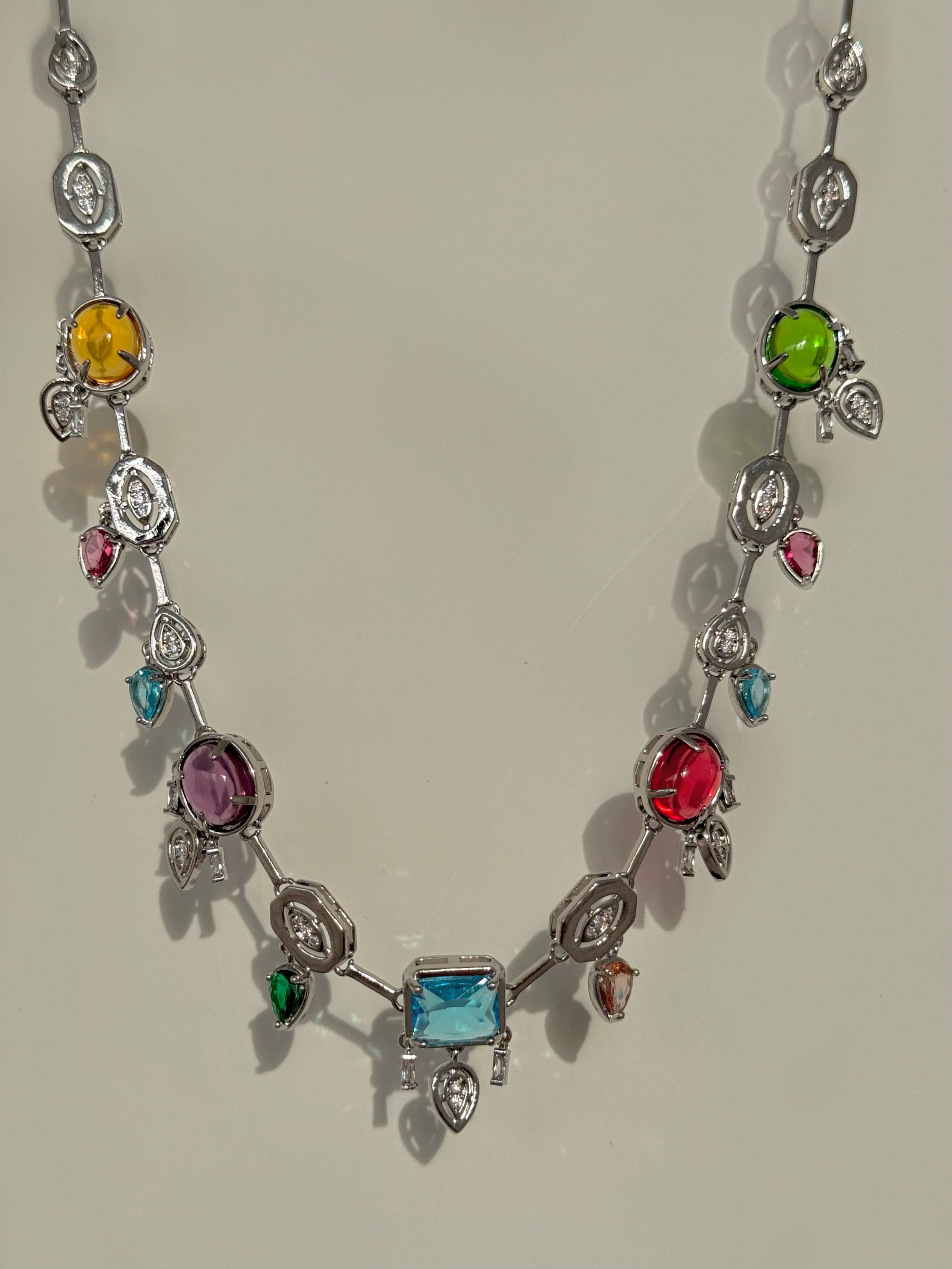 Silver Renkli Taşlı Kolye