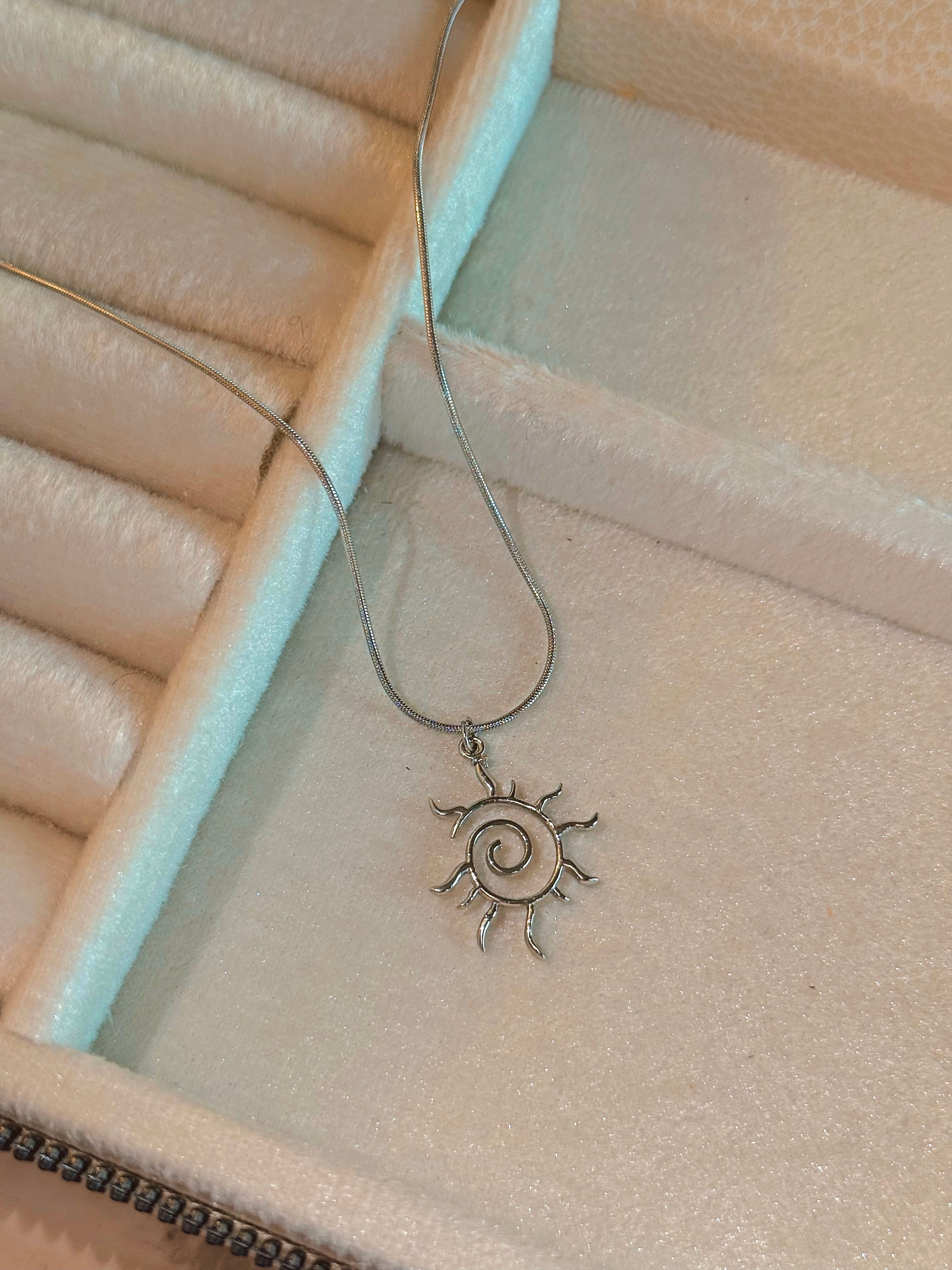 Silver Güneş Kolye
