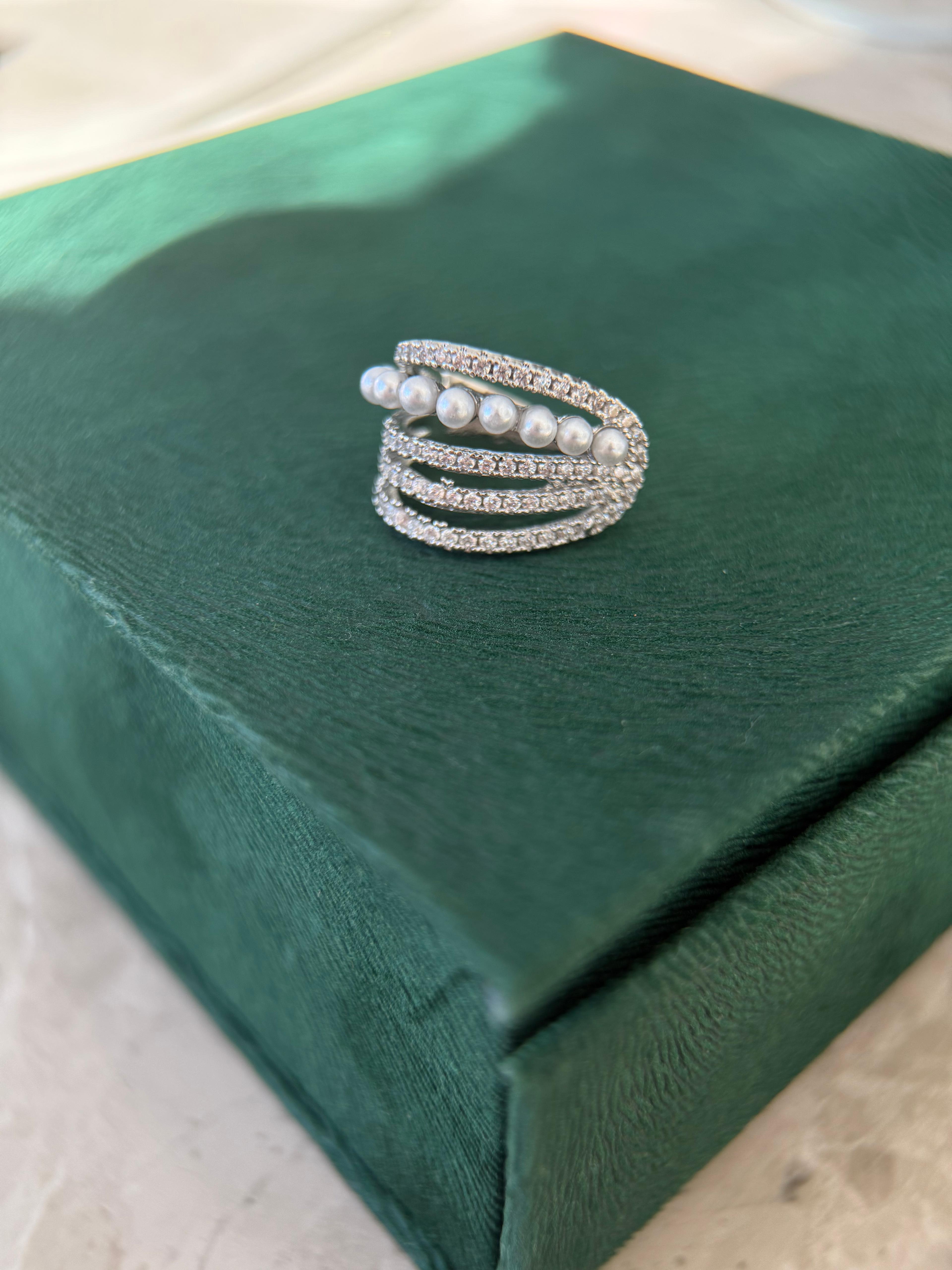 Silver İncili Earcuff