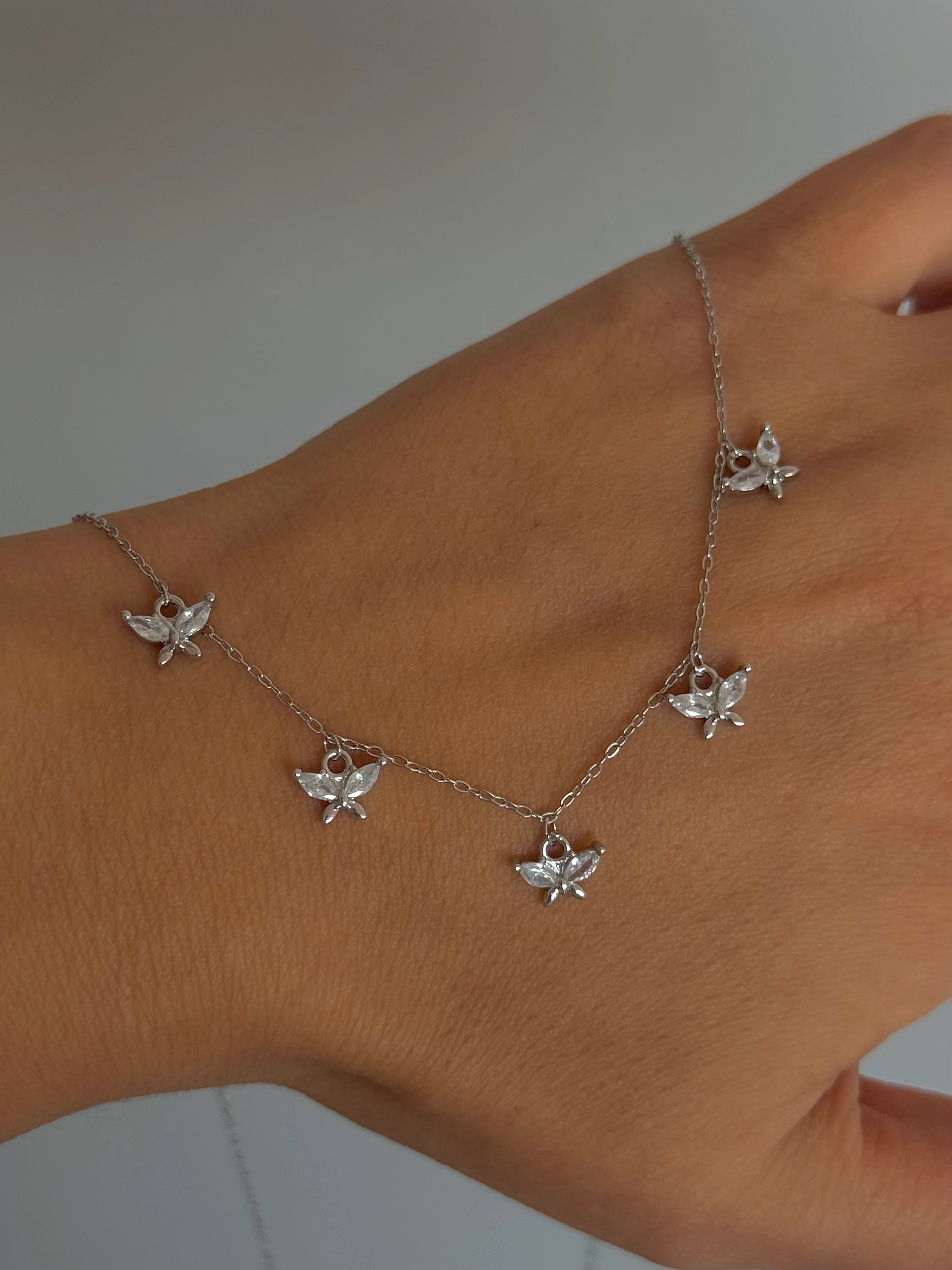 Çelik 5 Kelebekli Charm Kolye