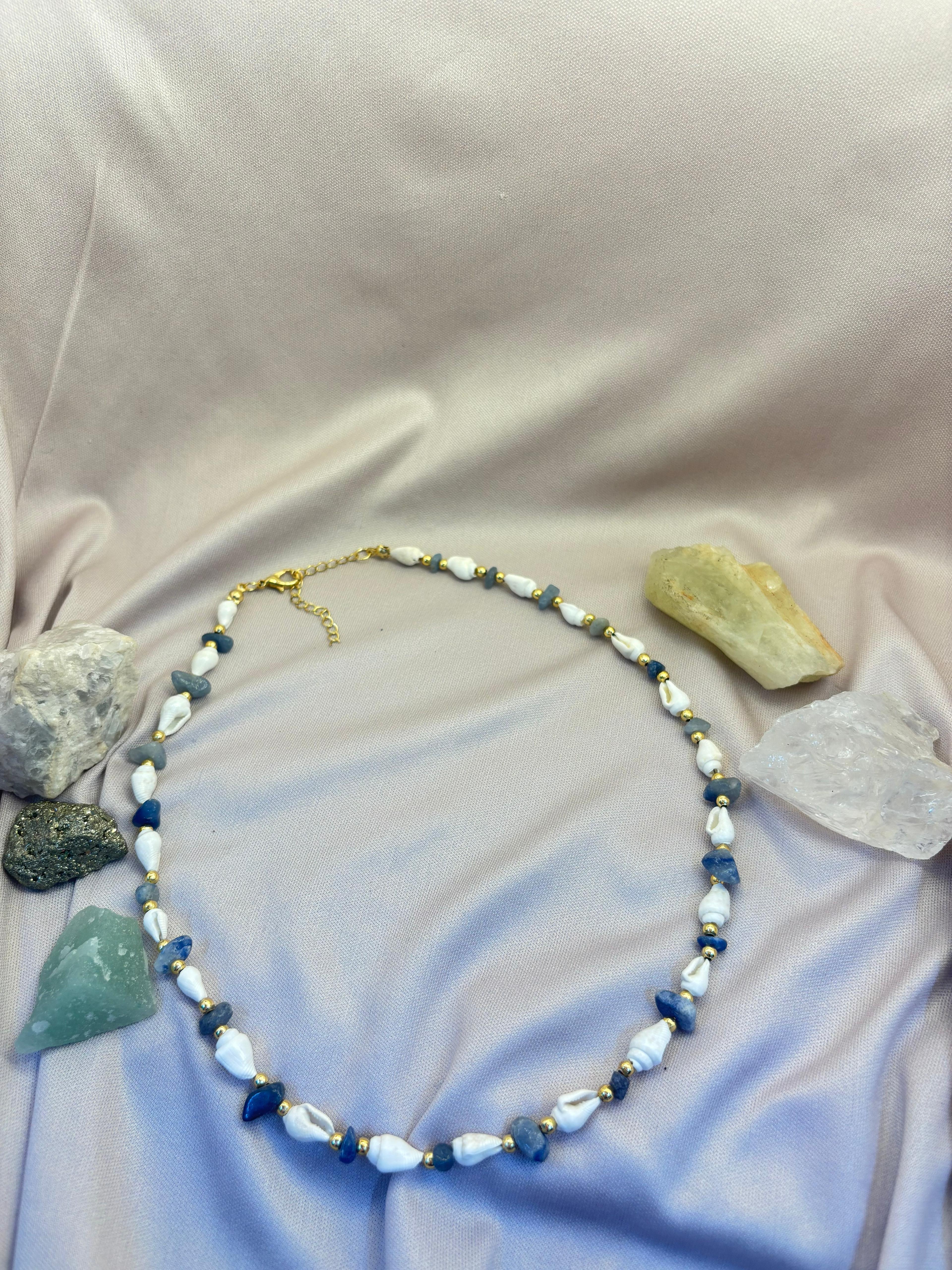 Sodalit Kabuk Kolye 