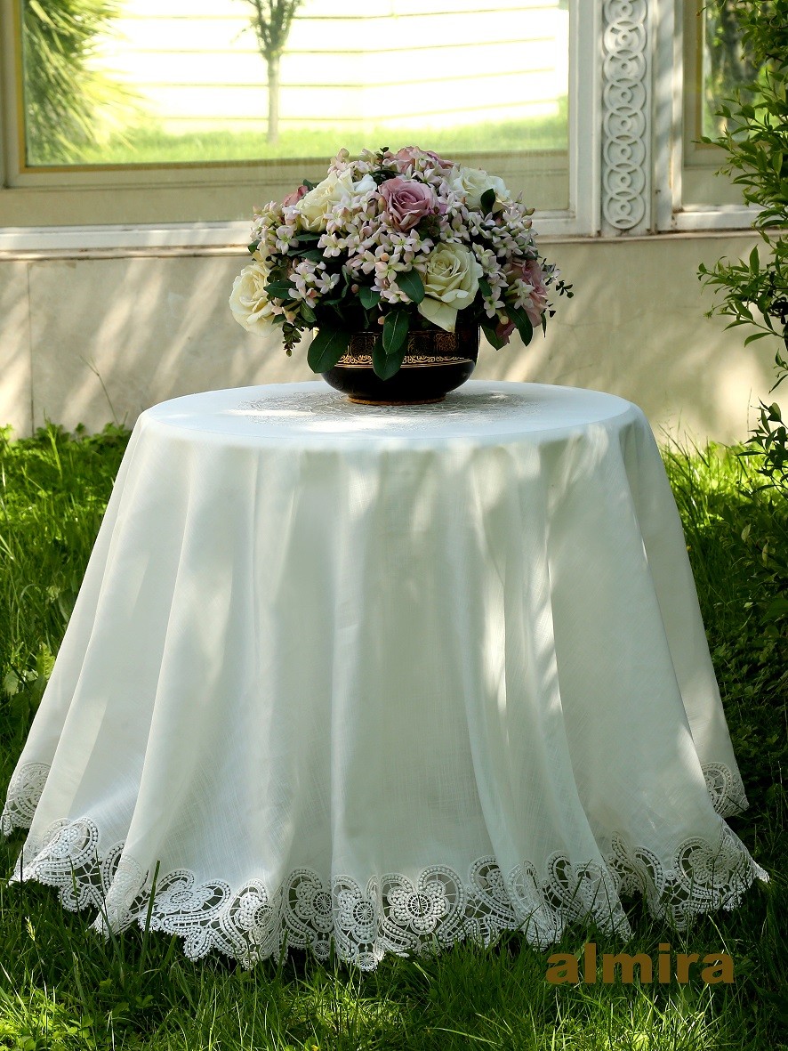 Almira Model French Lace Tablecloth