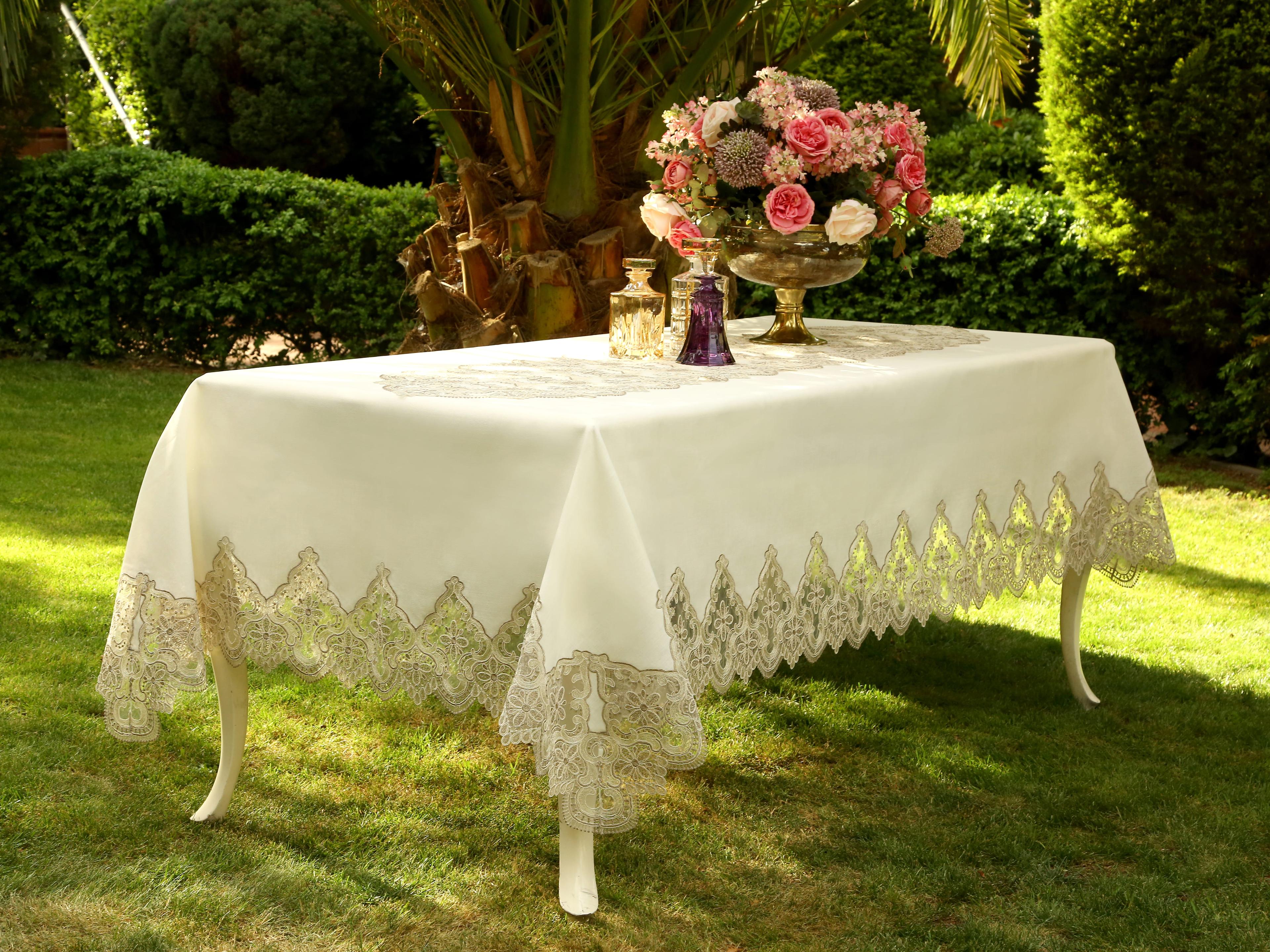 Asya Model French Lace Tablecloth