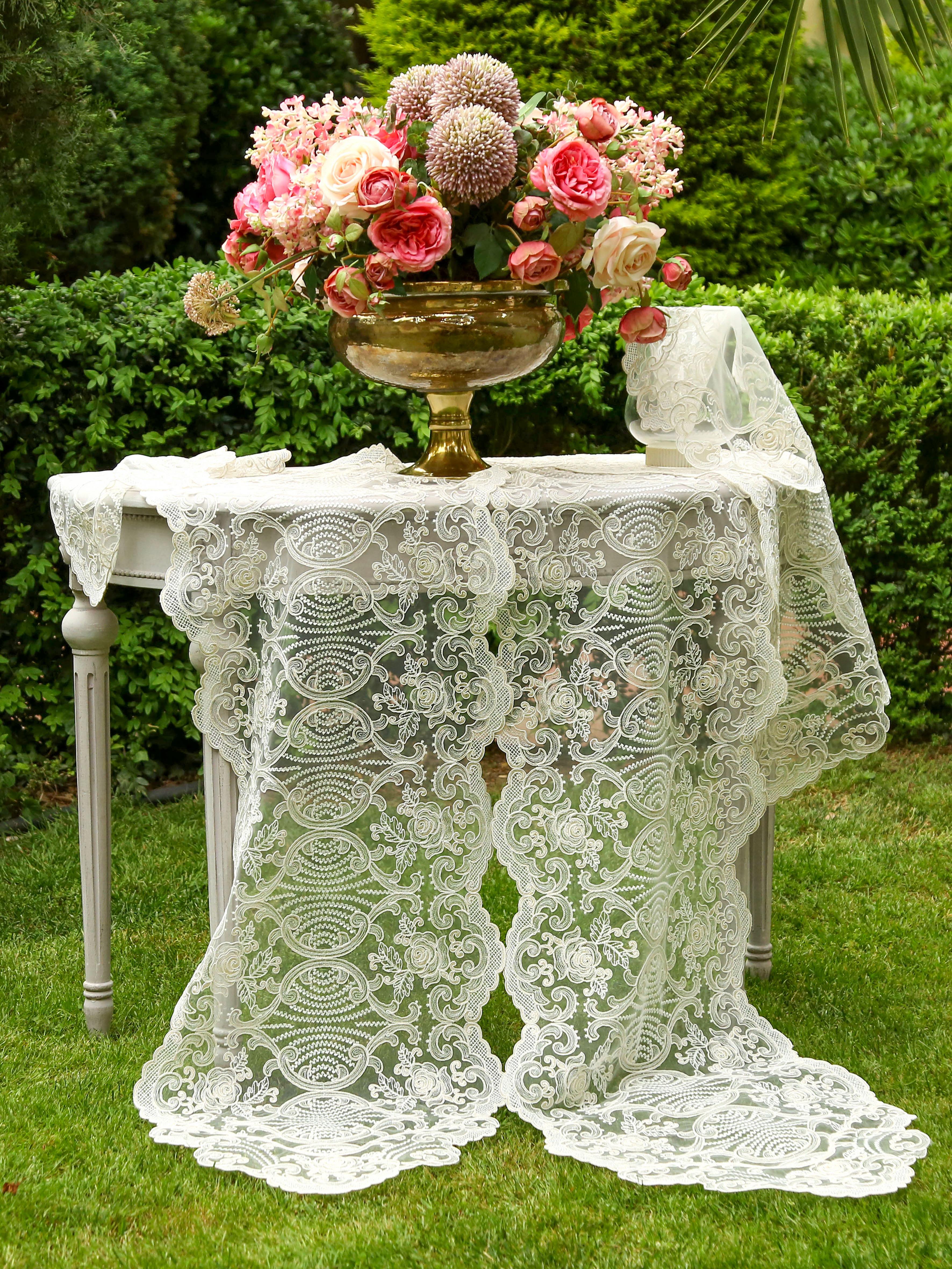 1 Piece Morgan Model French Lace 1 Piece Runner