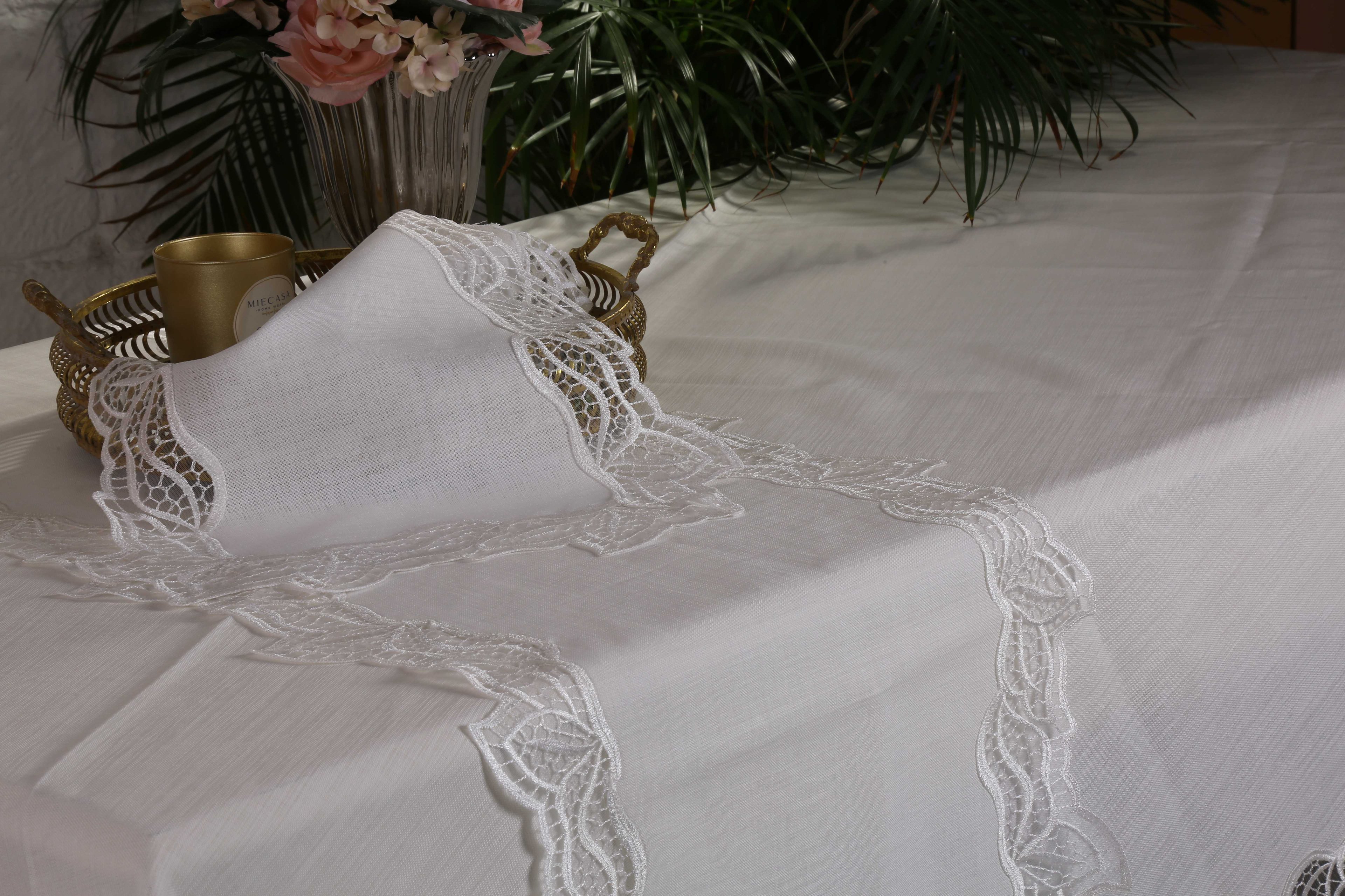 Lizbon Model French Lace Tablecloth