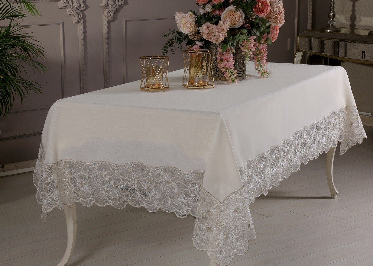 Amanda Model French Lace Tablecloth