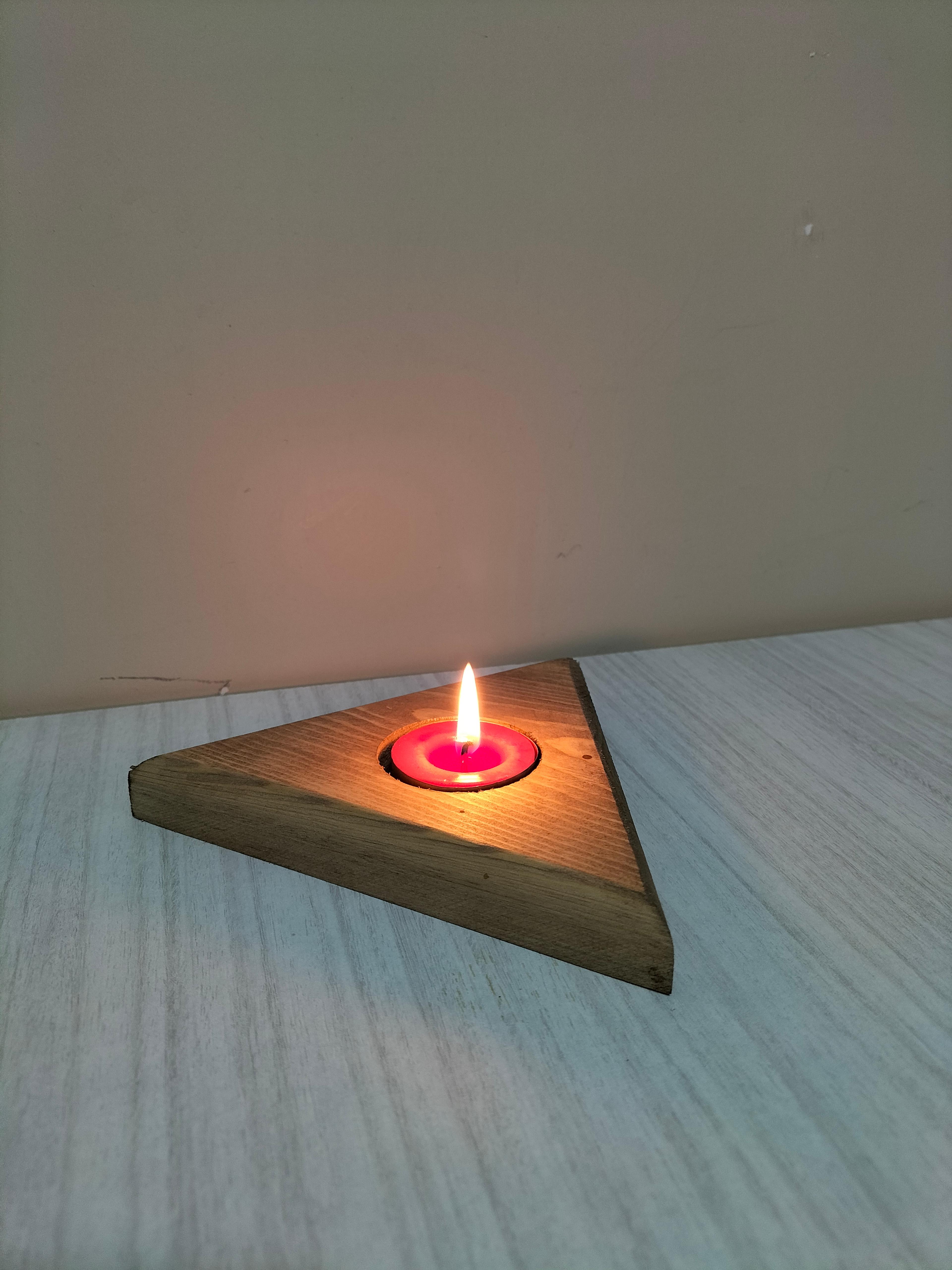 Masif Ahşap Üçgen Tealight Mumluk