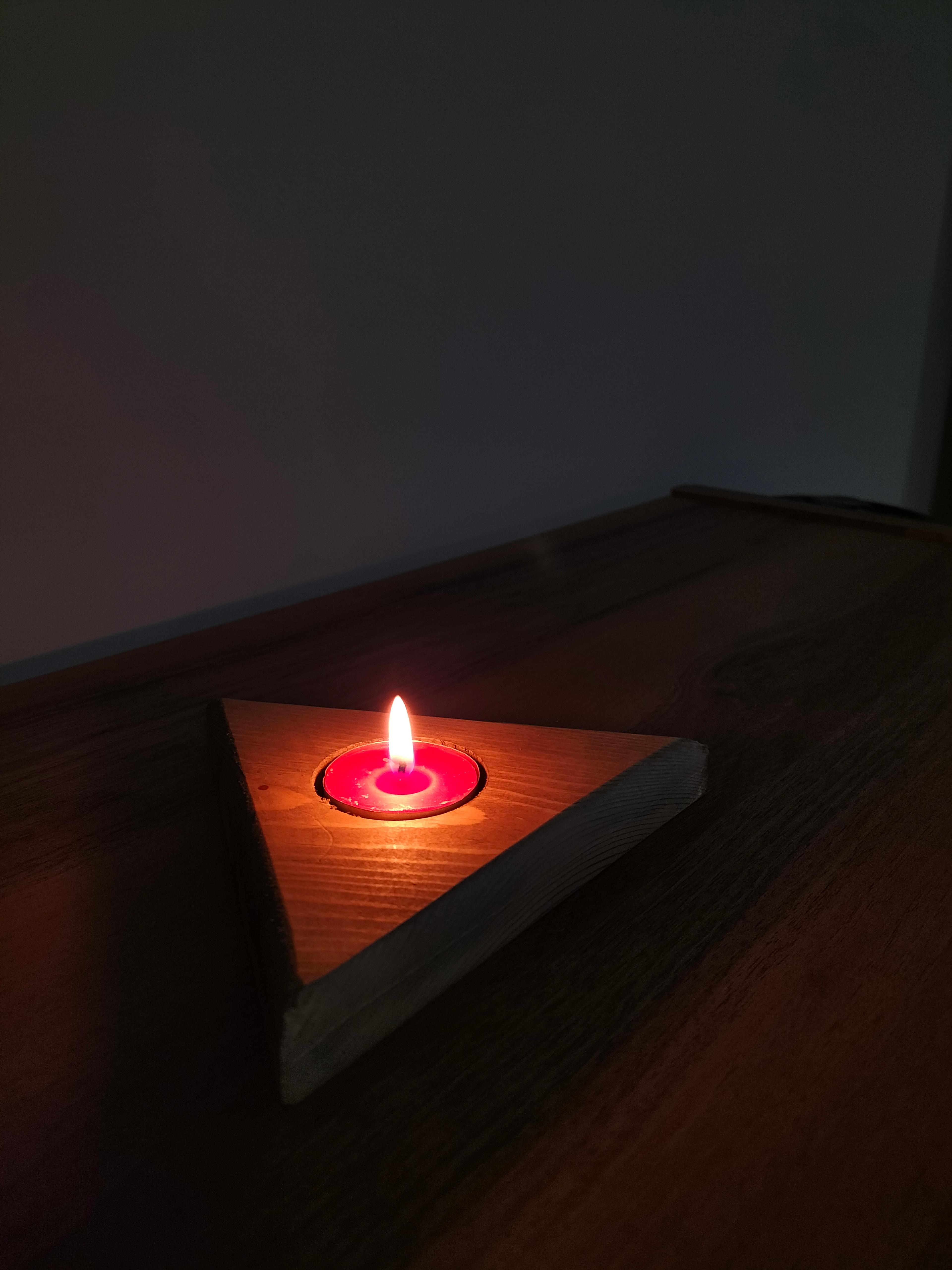 Masif Ahşap Üçgen Tealight Mumluk