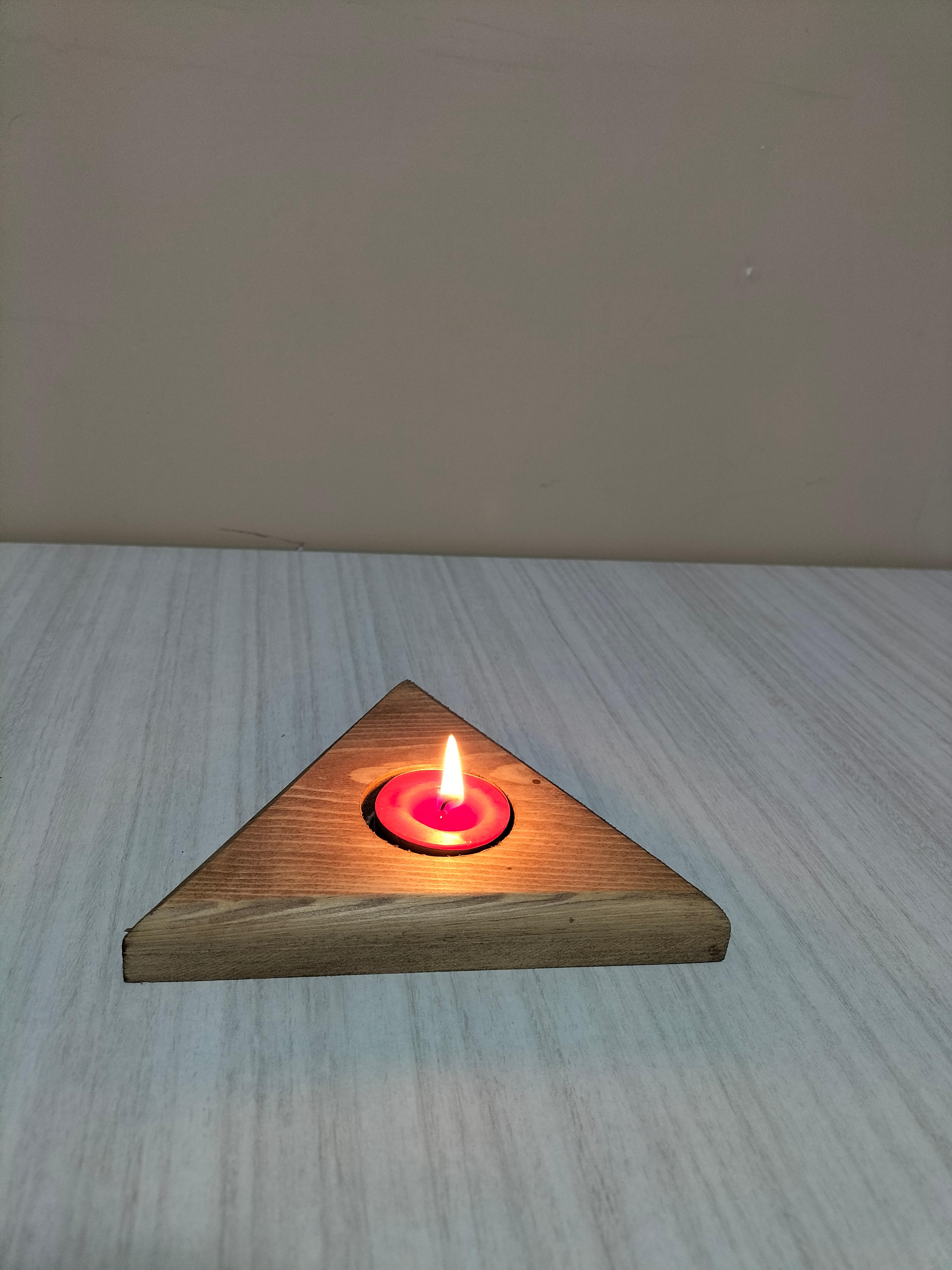 Masif Ahşap Üçgen Tealight Mumluk