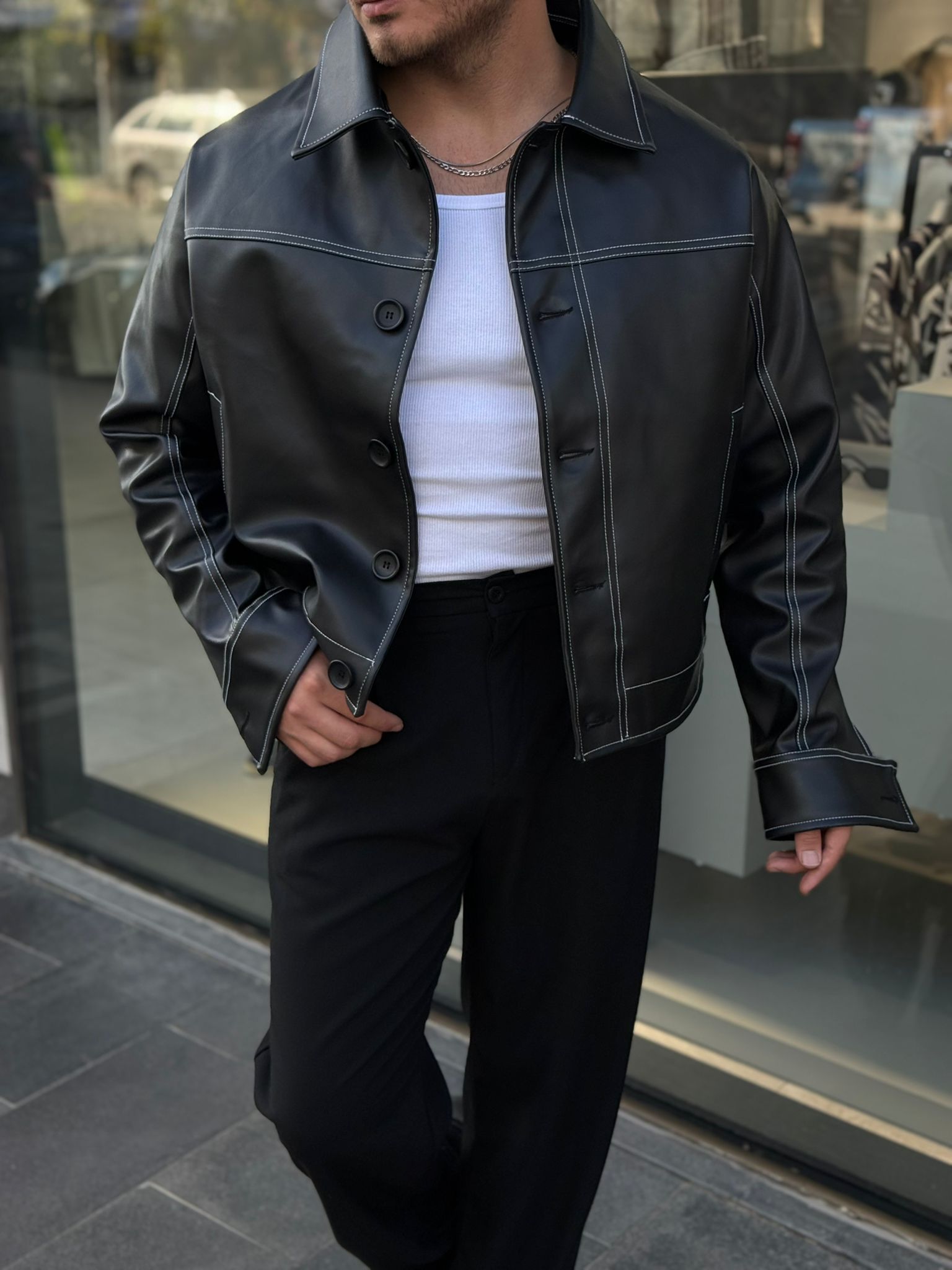 Dikiş Detaylı Crop Kesim Deri Ceket