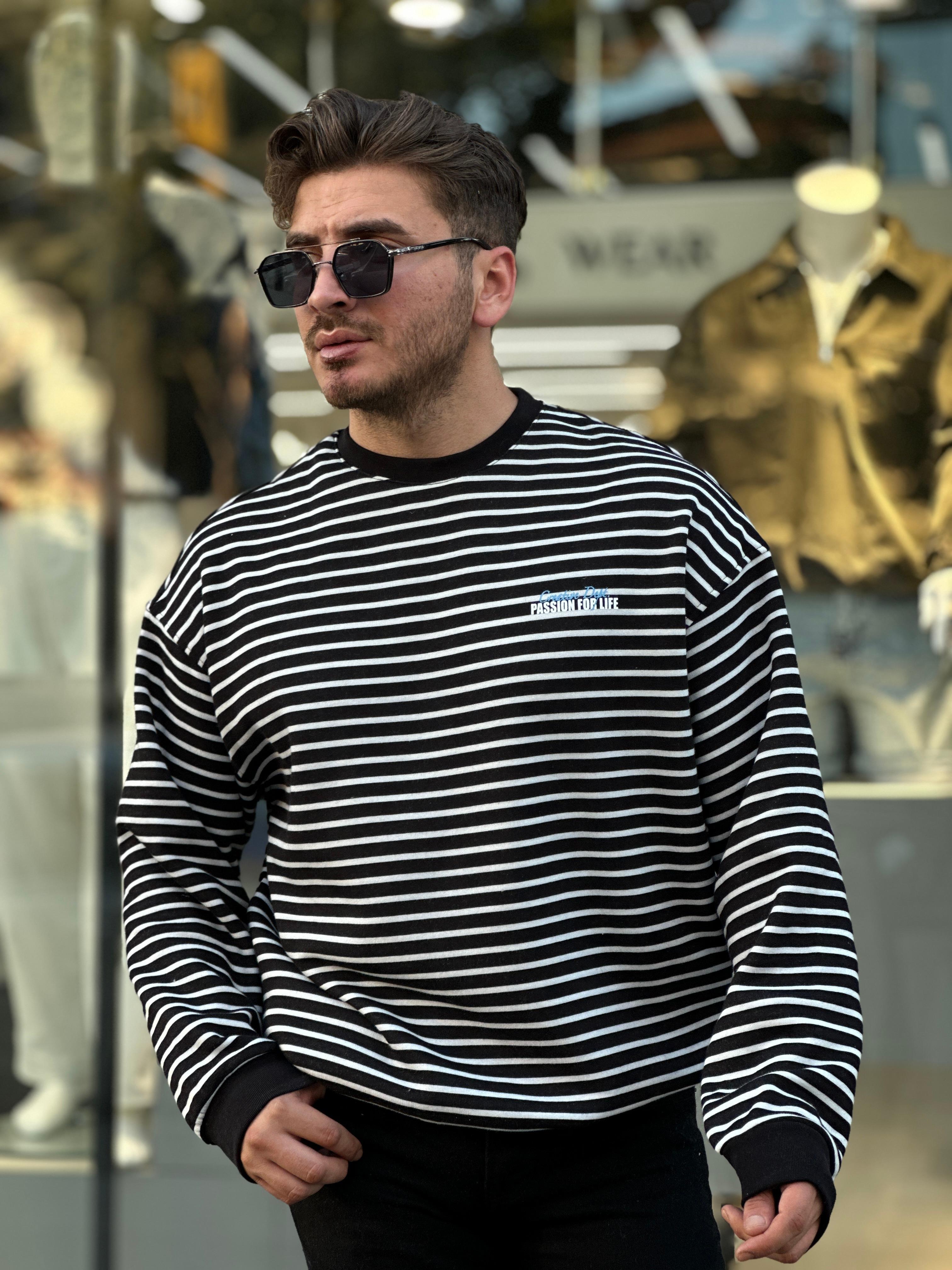 Çizgili Minimal Baskılı Sweat