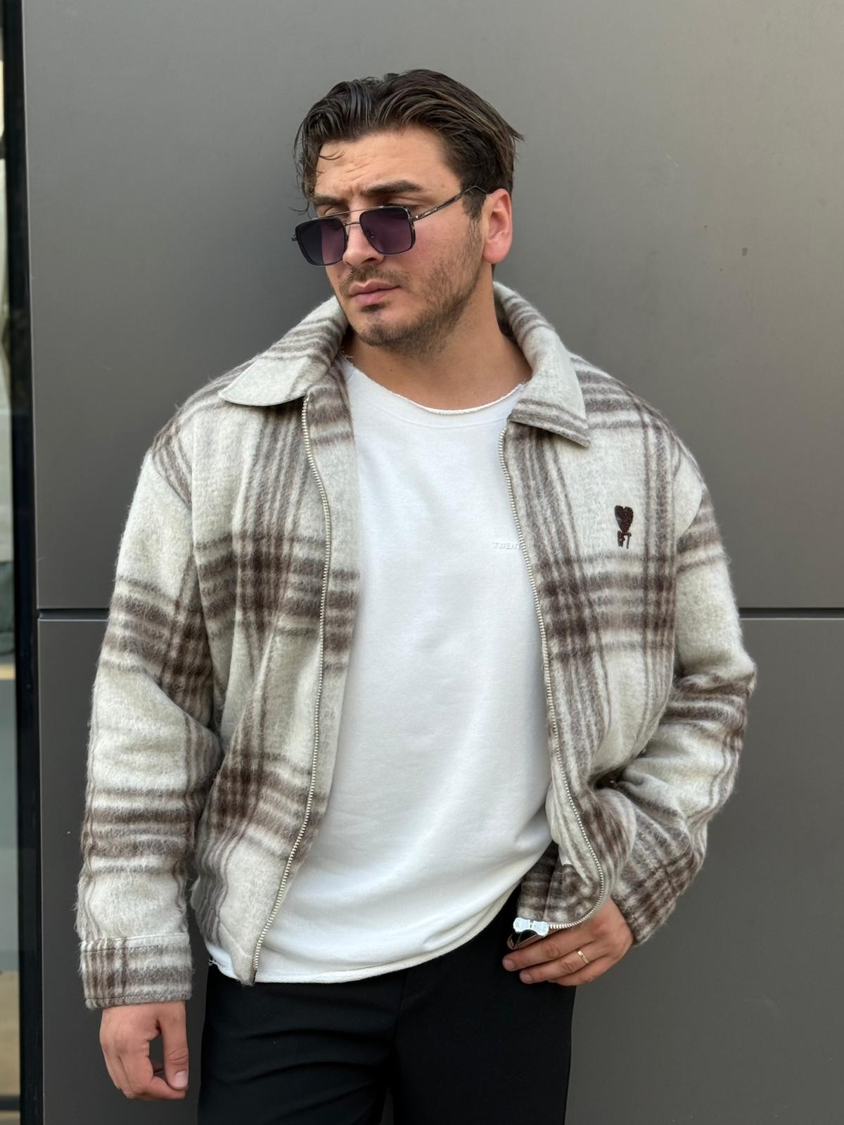 Minimal Baskılı Bel Lastikli Peluş Mont - krem