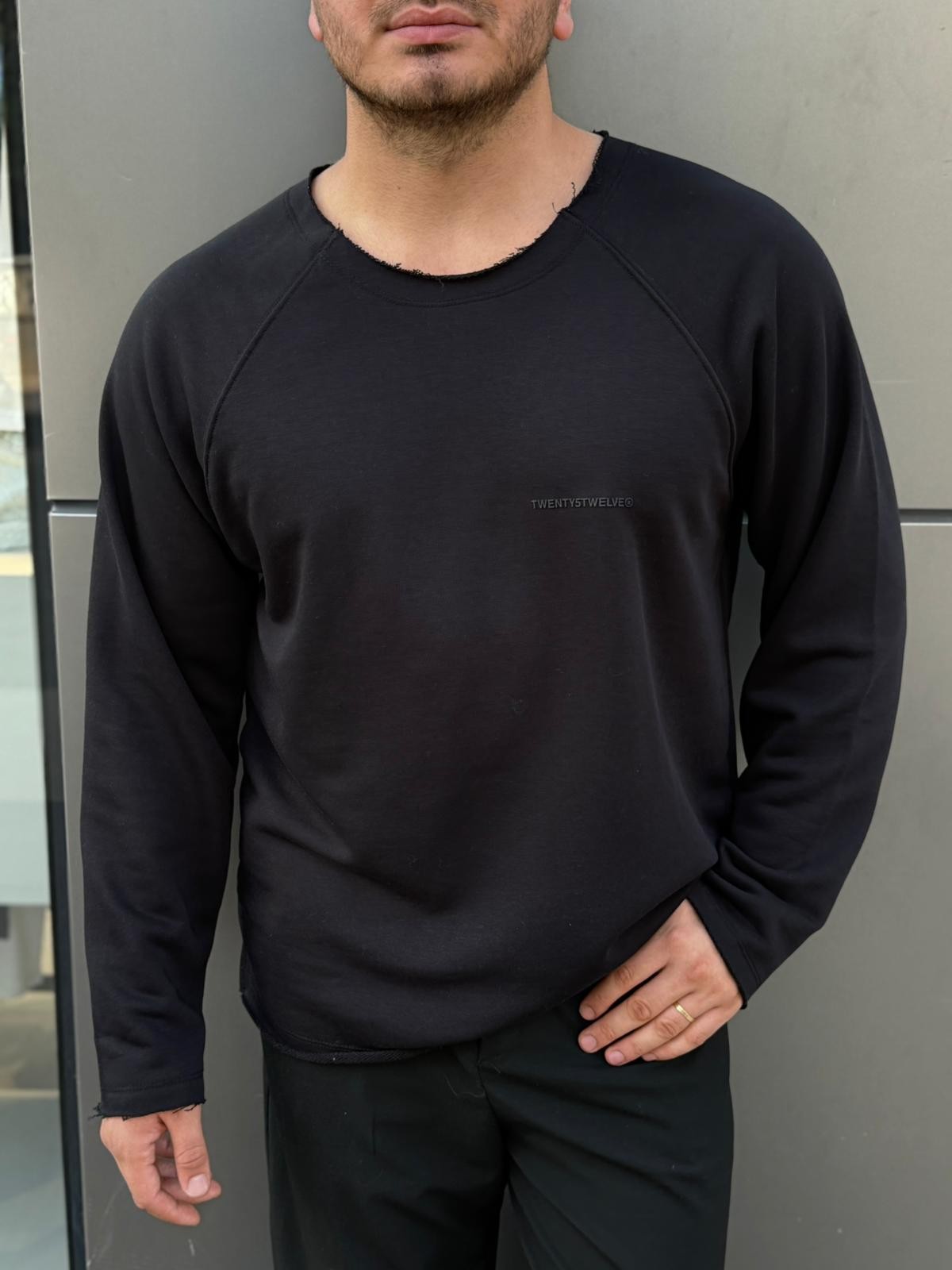 Minimal Baskılı Oversize Sweatshirt - Siyah