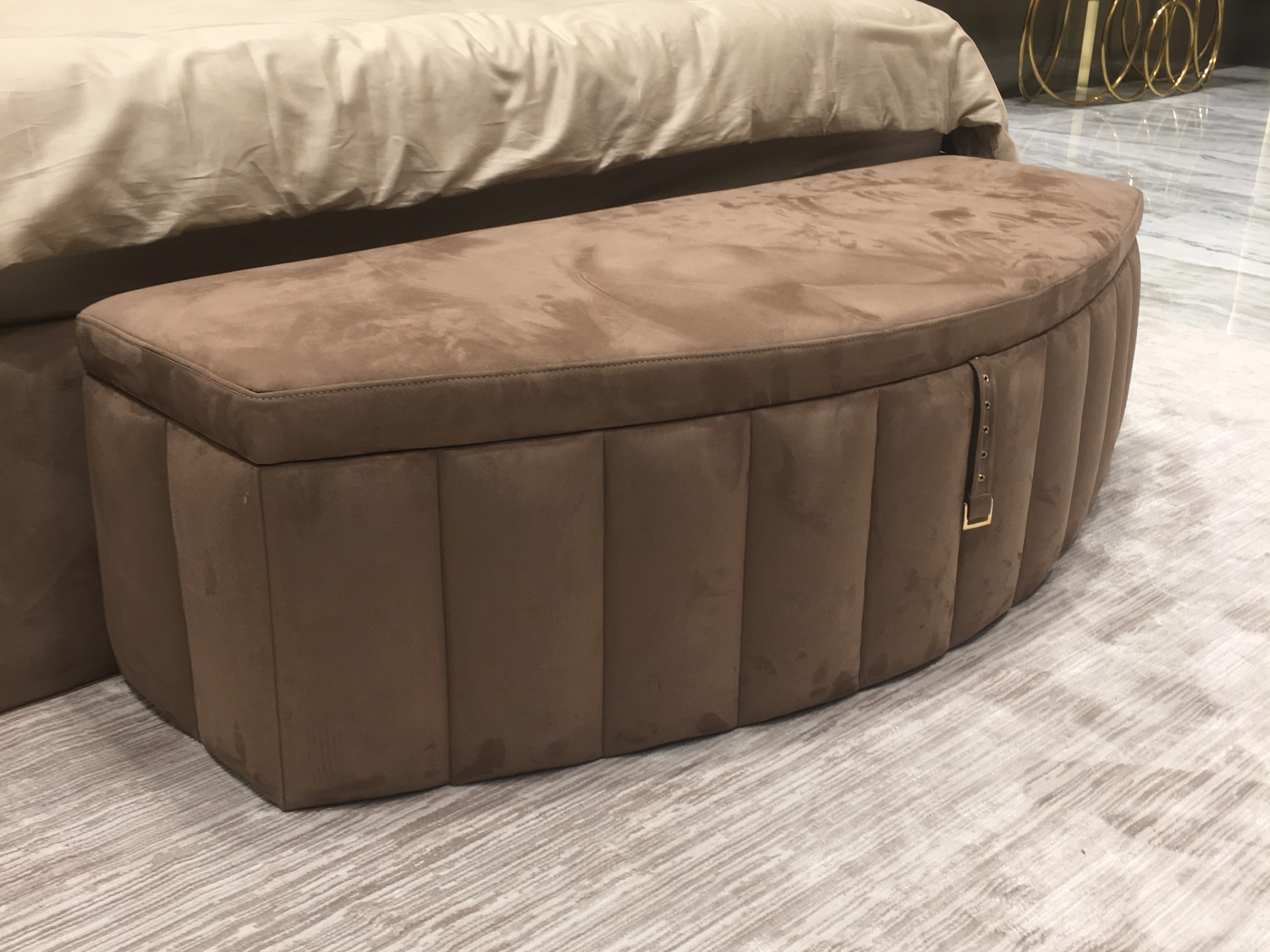 Elia Bench