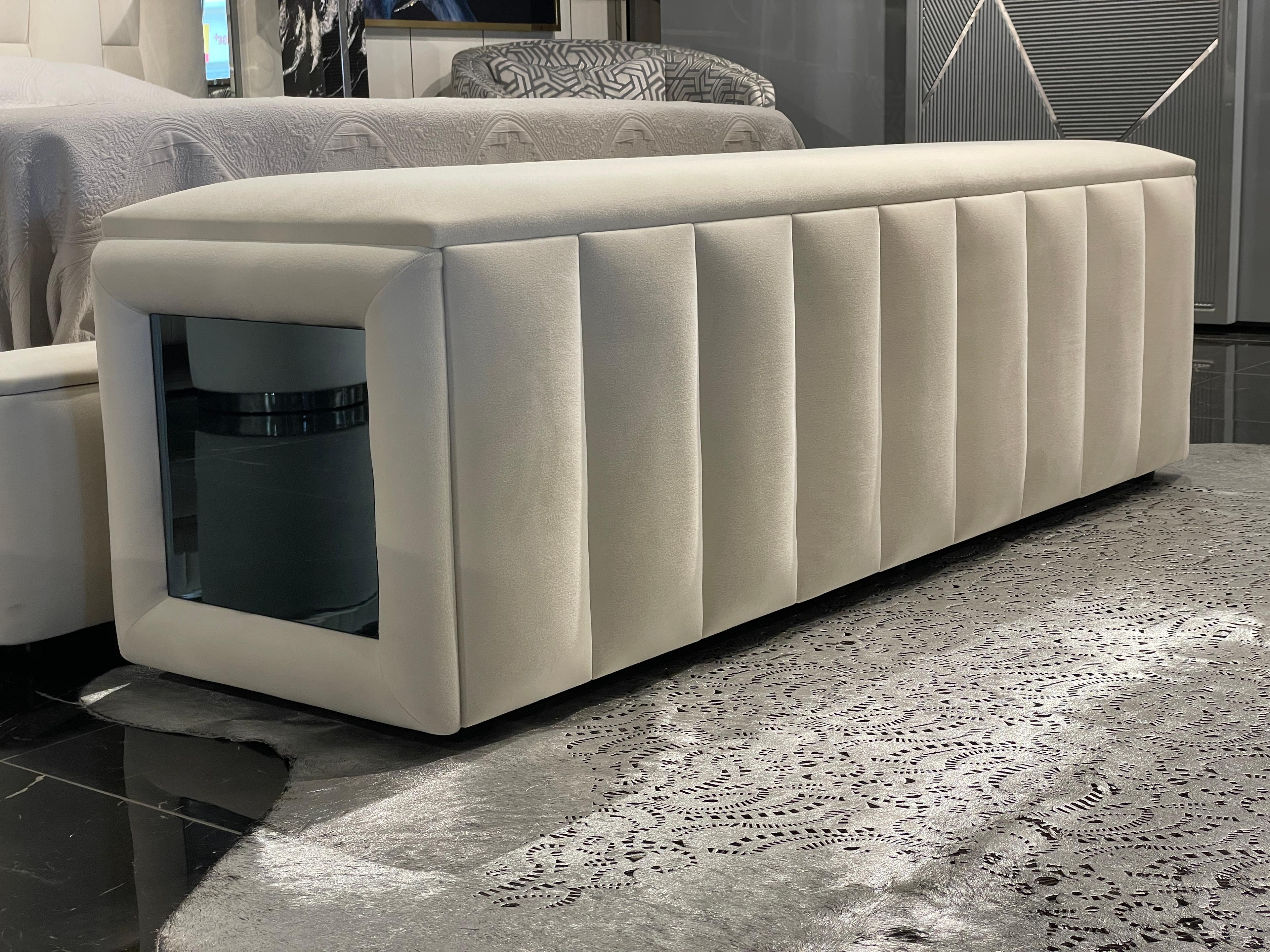Evora Bench