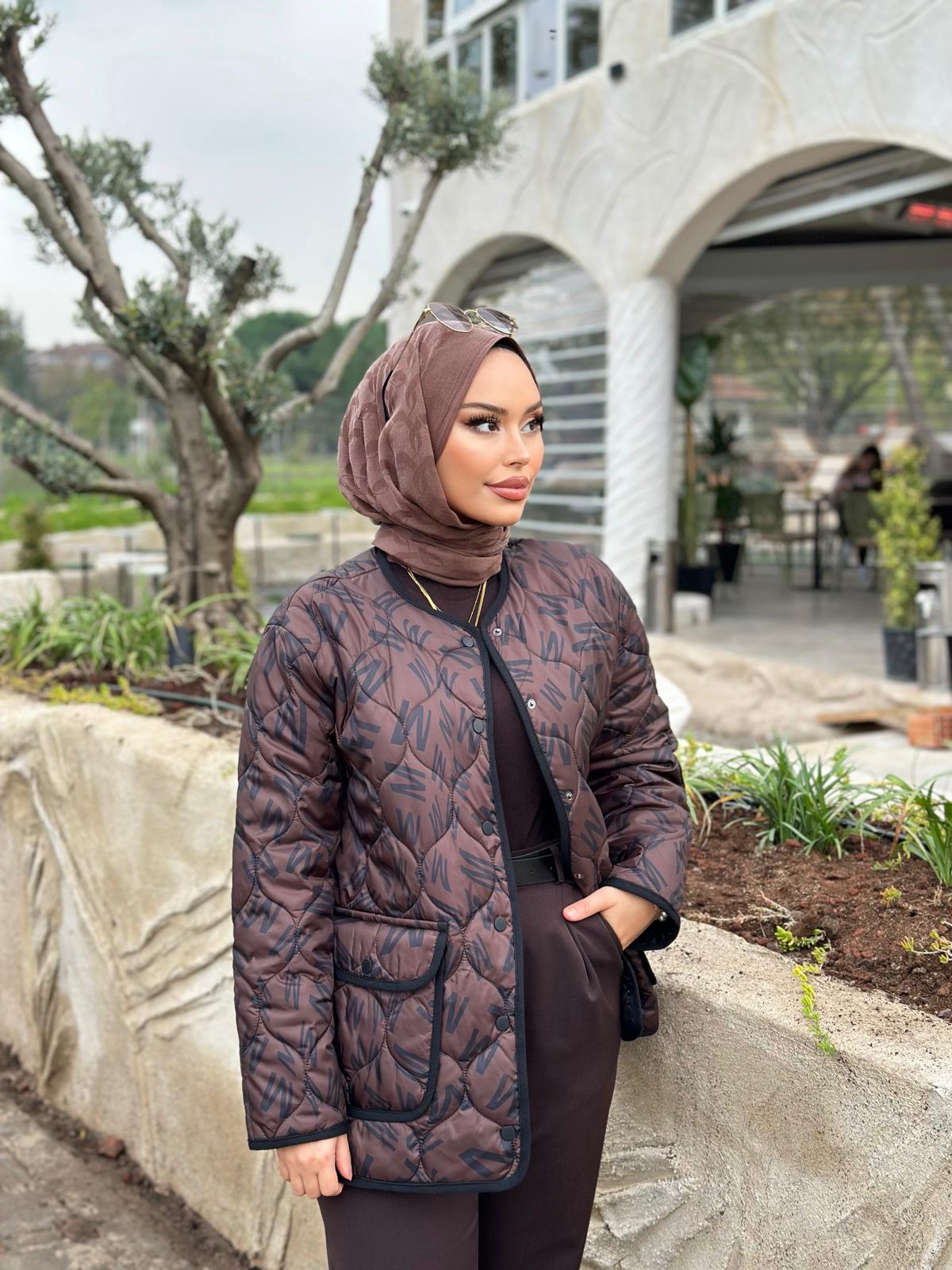 Minel Kadın Kahverengi Desenli Kapitone Ceket 02