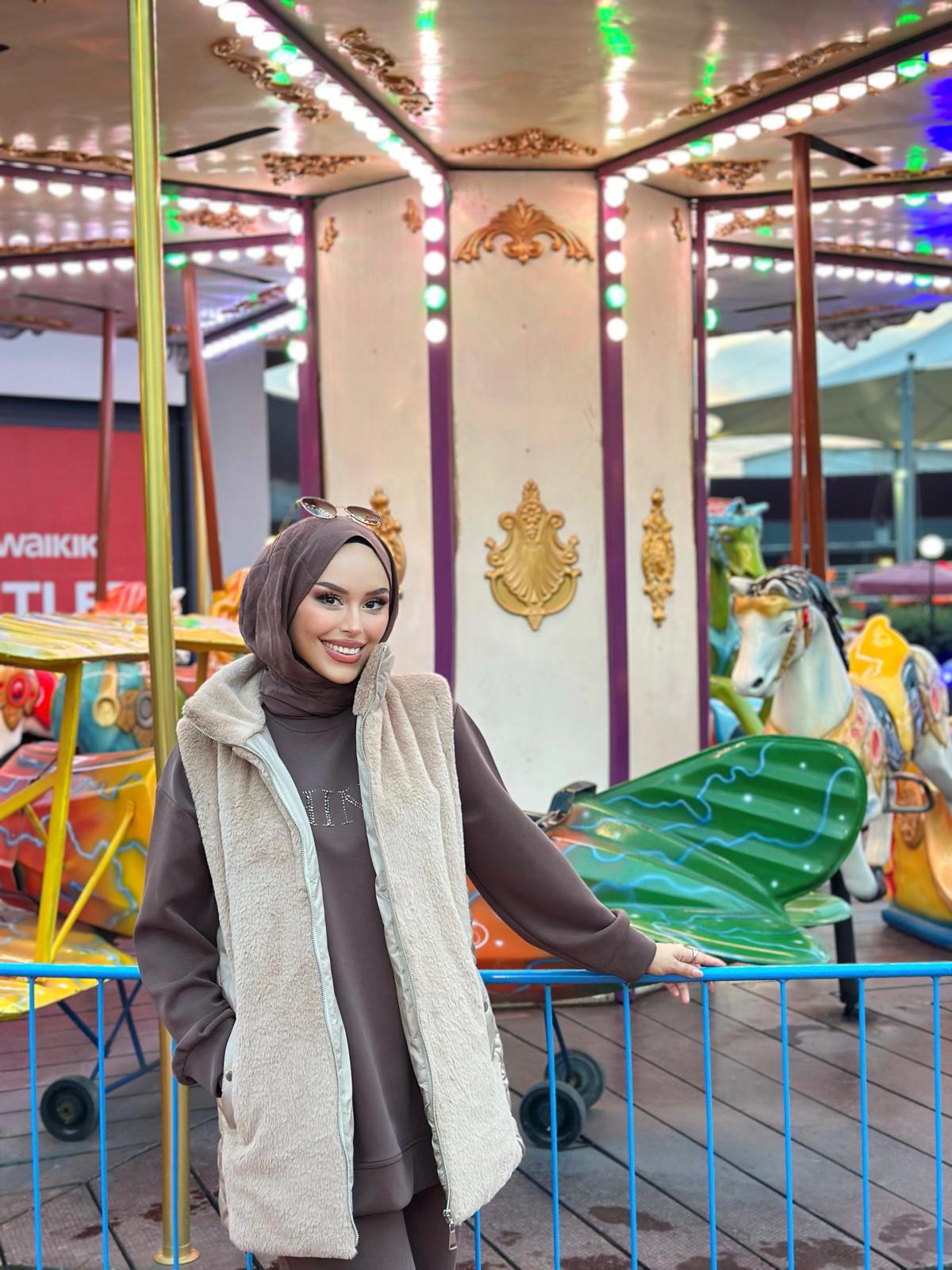 Minel Kadın Kürk Detaylı Yelek 036 - bej