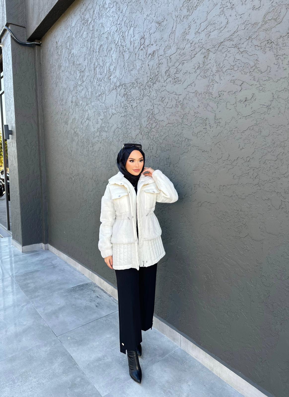 Kadın Beyaz Kapitone Kaban