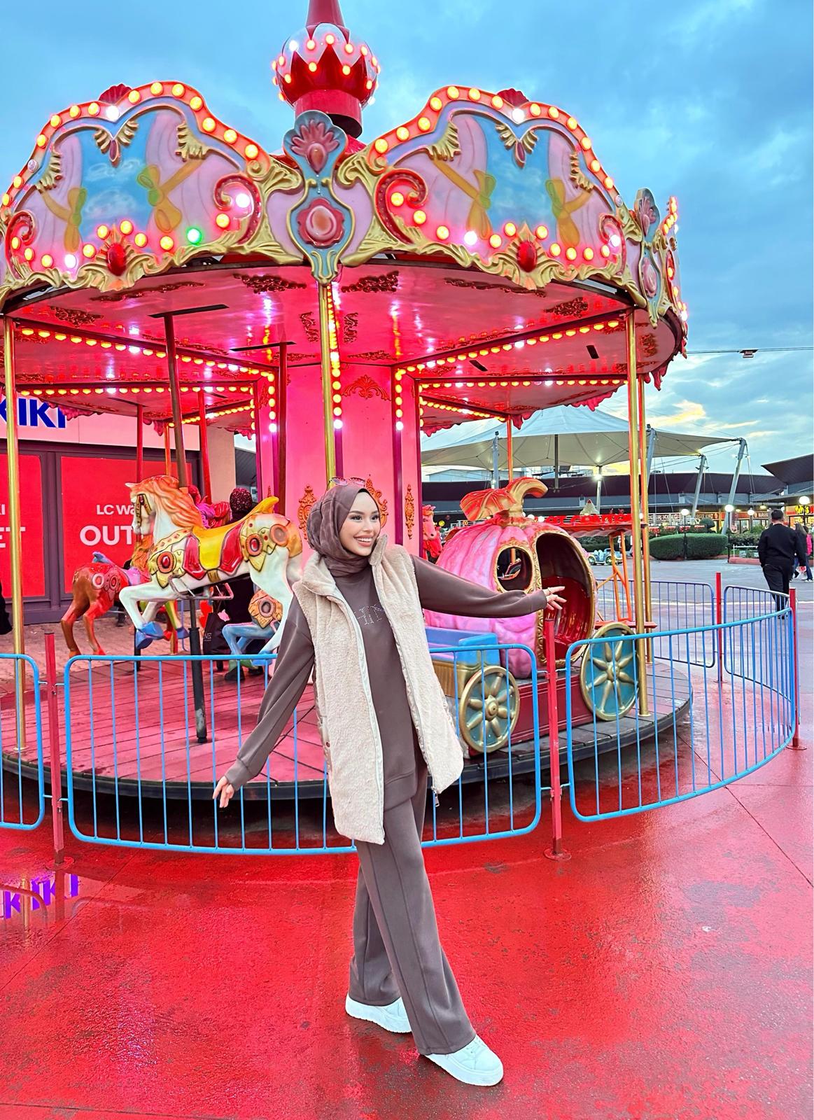 Minel Kadın Kürk Detaylı Yelek 036 - bej