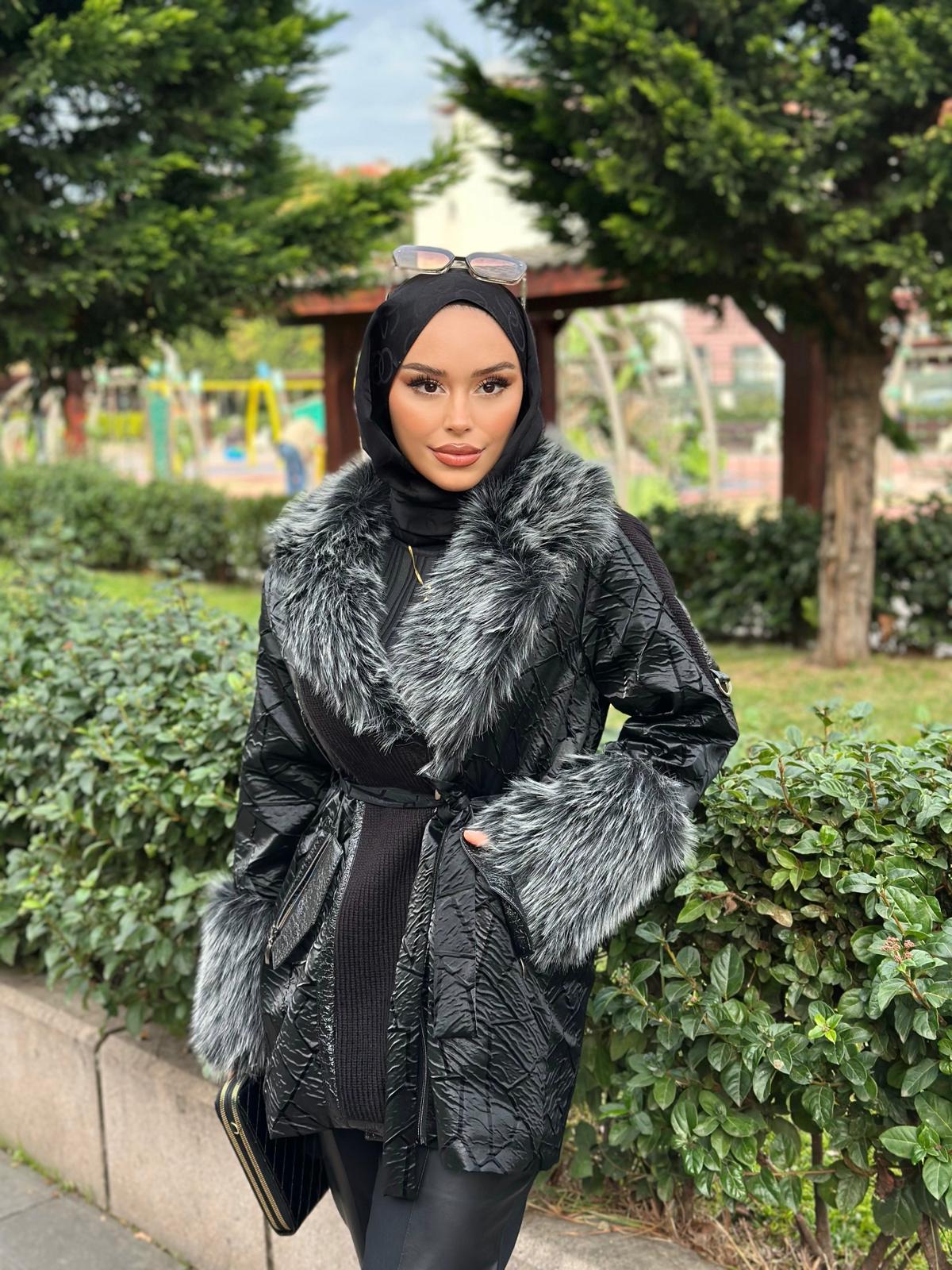 Kadın Kürklü Deri Detaylı Kaban