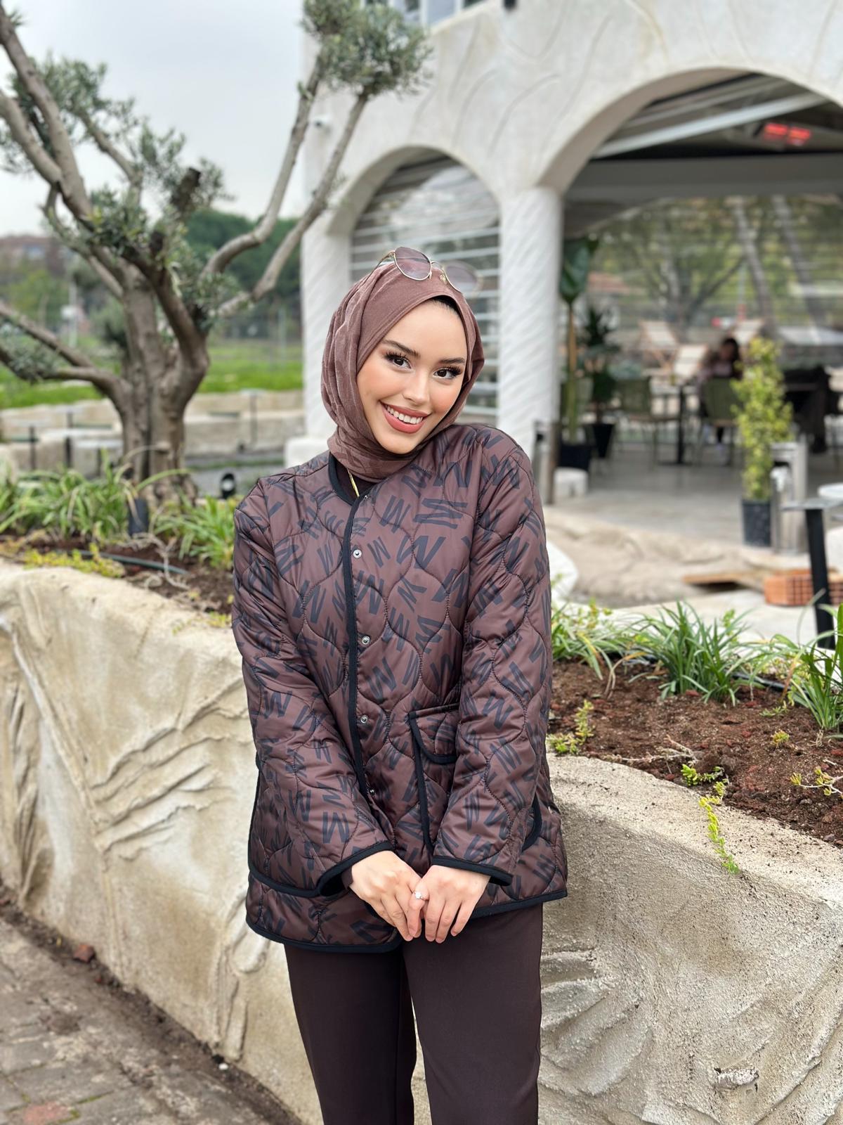 Minel Kadın Kahverengi Desenli Kapitone Ceket 02