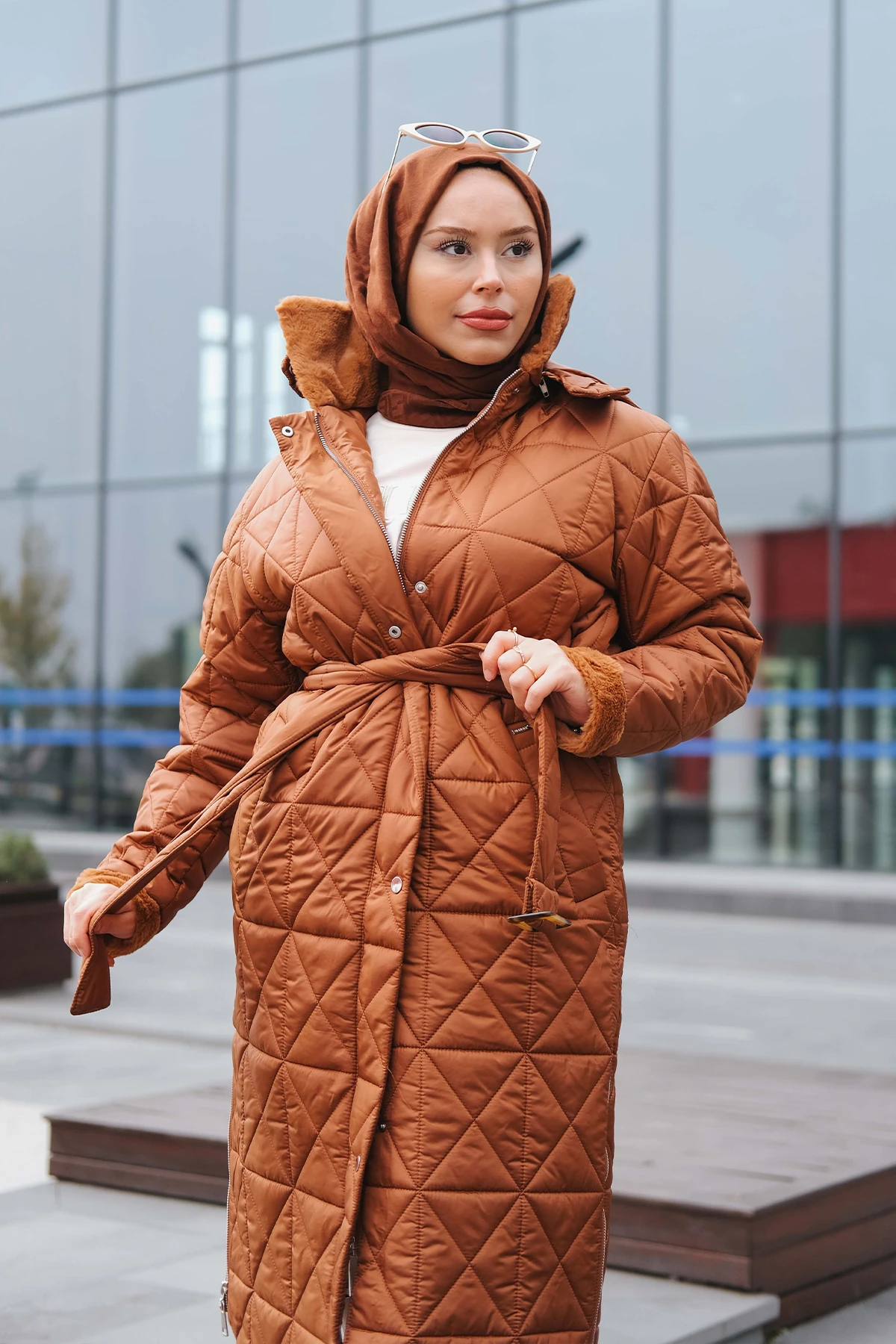 Kadın Kürk Detaylı Kemerli Şişme Mont