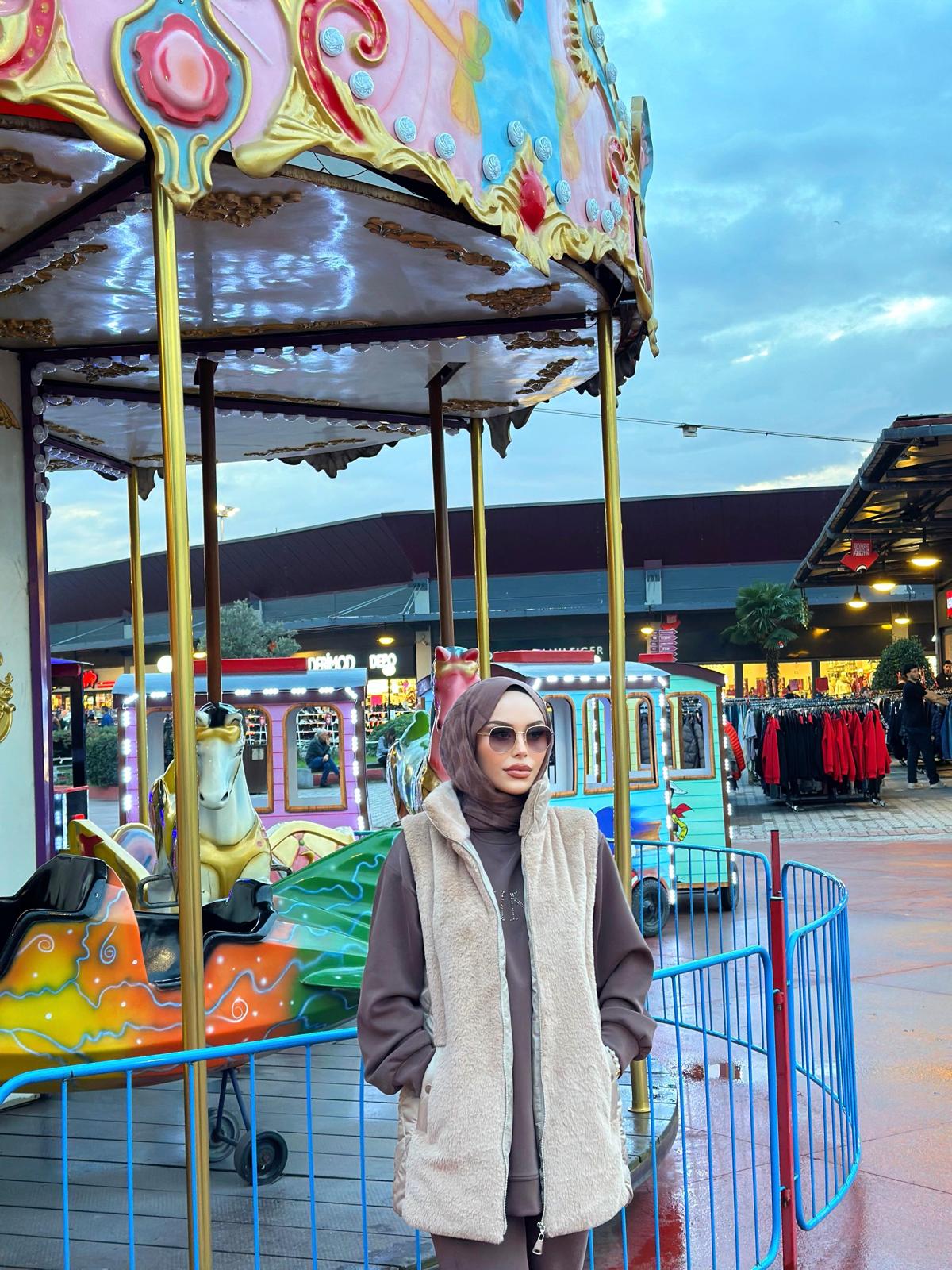 Minel Kadın Kürk Detaylı Yelek 036 - bej