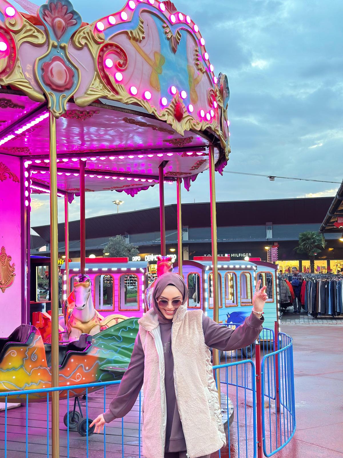 Minel Kadın Kürk Detaylı Yelek 036 - bej