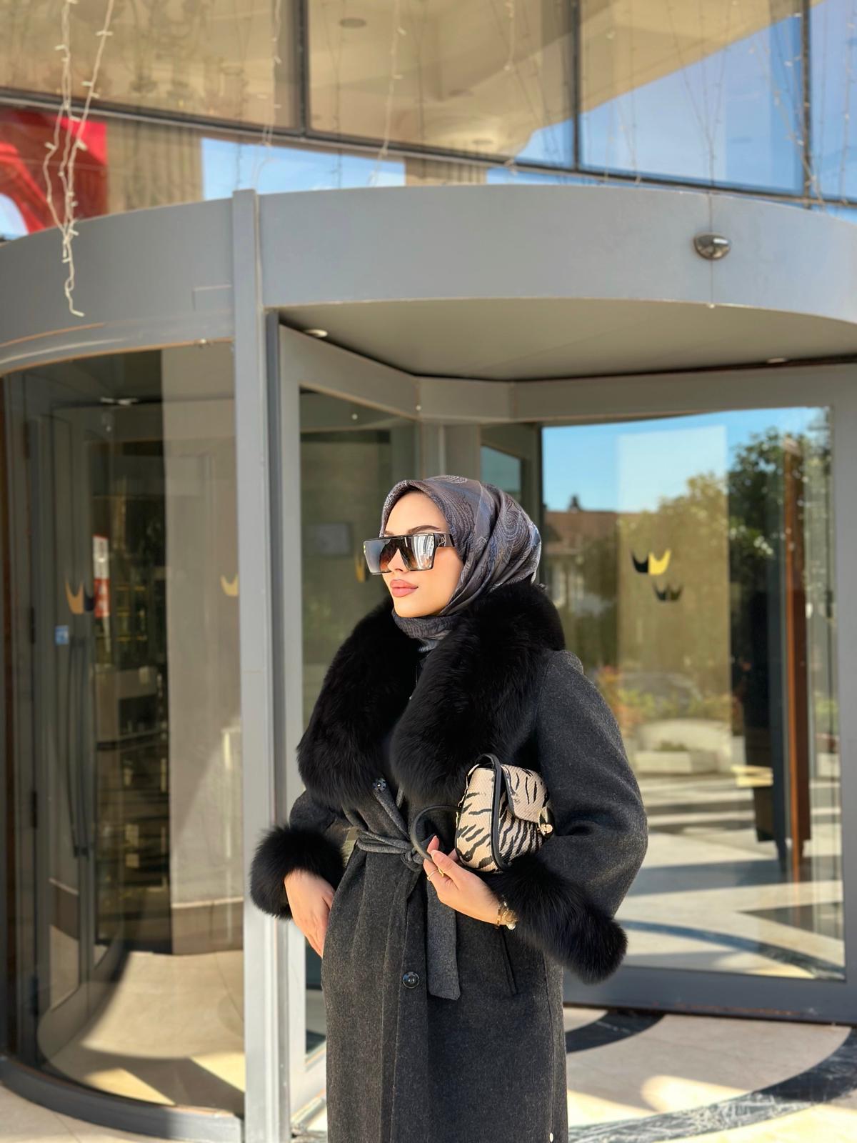 Minel Yakası Kürklü Kaban