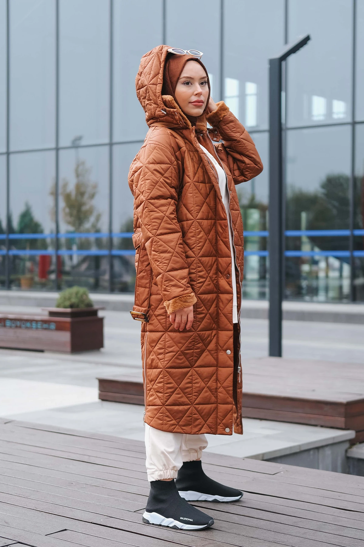 Kadın Kürk Detaylı Kemerli Şişme Mont