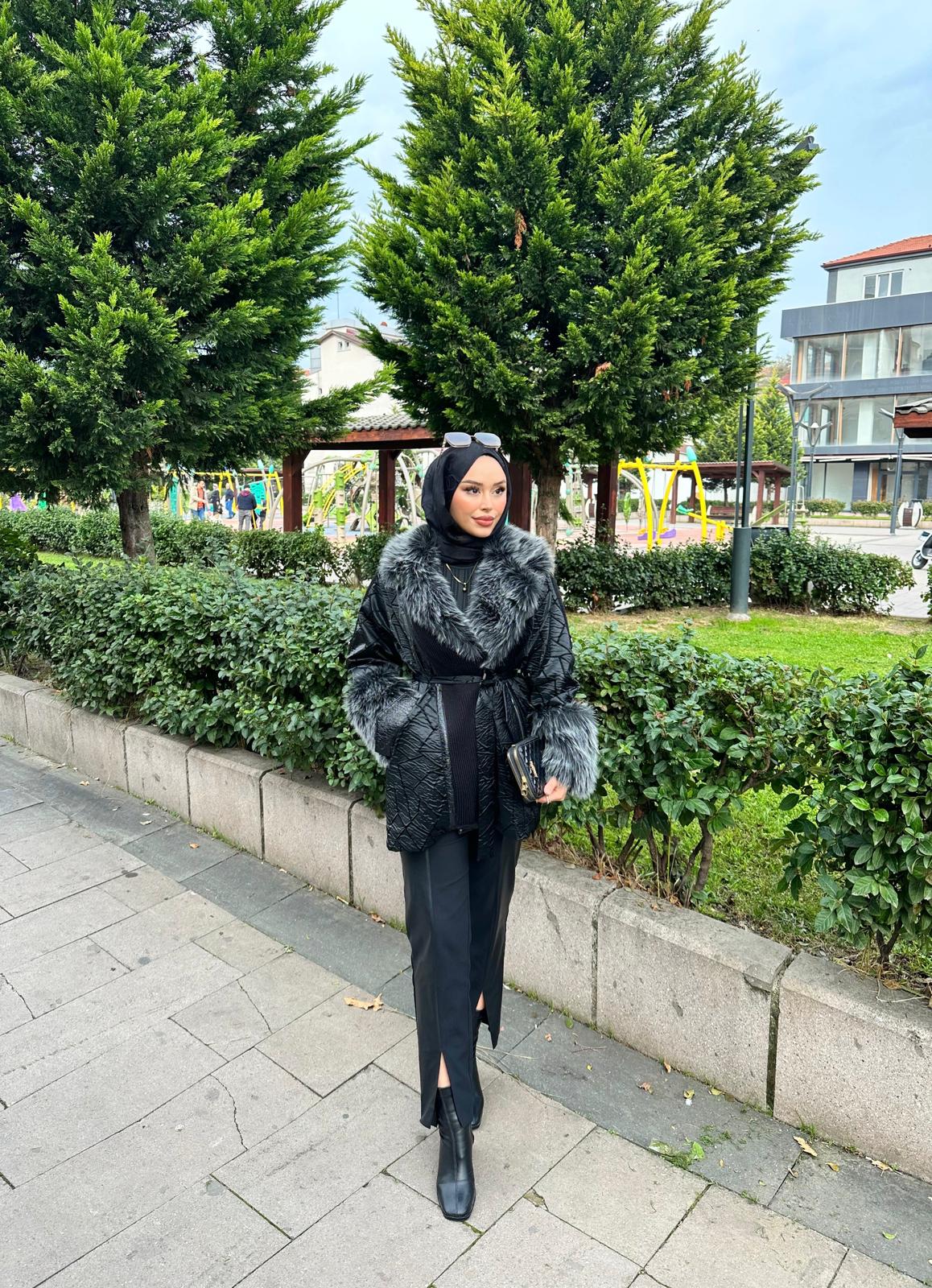 Kadın Kürklü Deri Detaylı Kaban