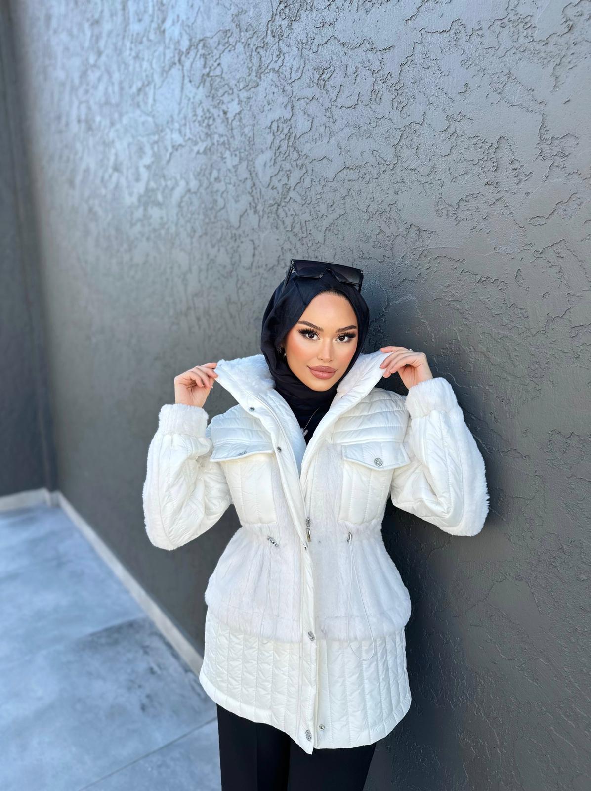 Kadın Beyaz Kapitone Kaban