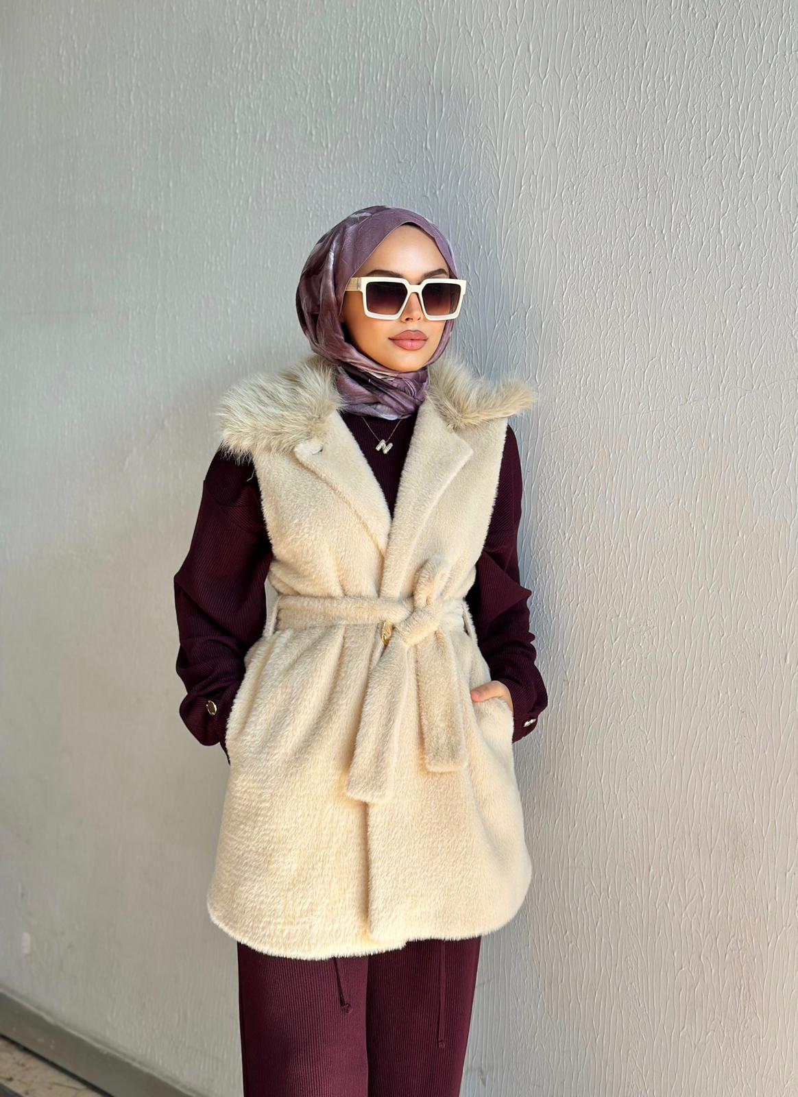 Minel Kadın Kürk Detaylı Düğmeli Yelek