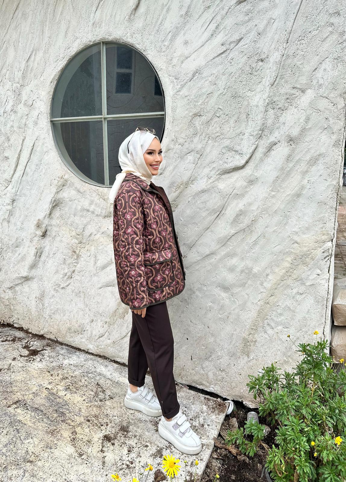 Minel Kadın Kahverengi Desenli Kapitone Ceket 01