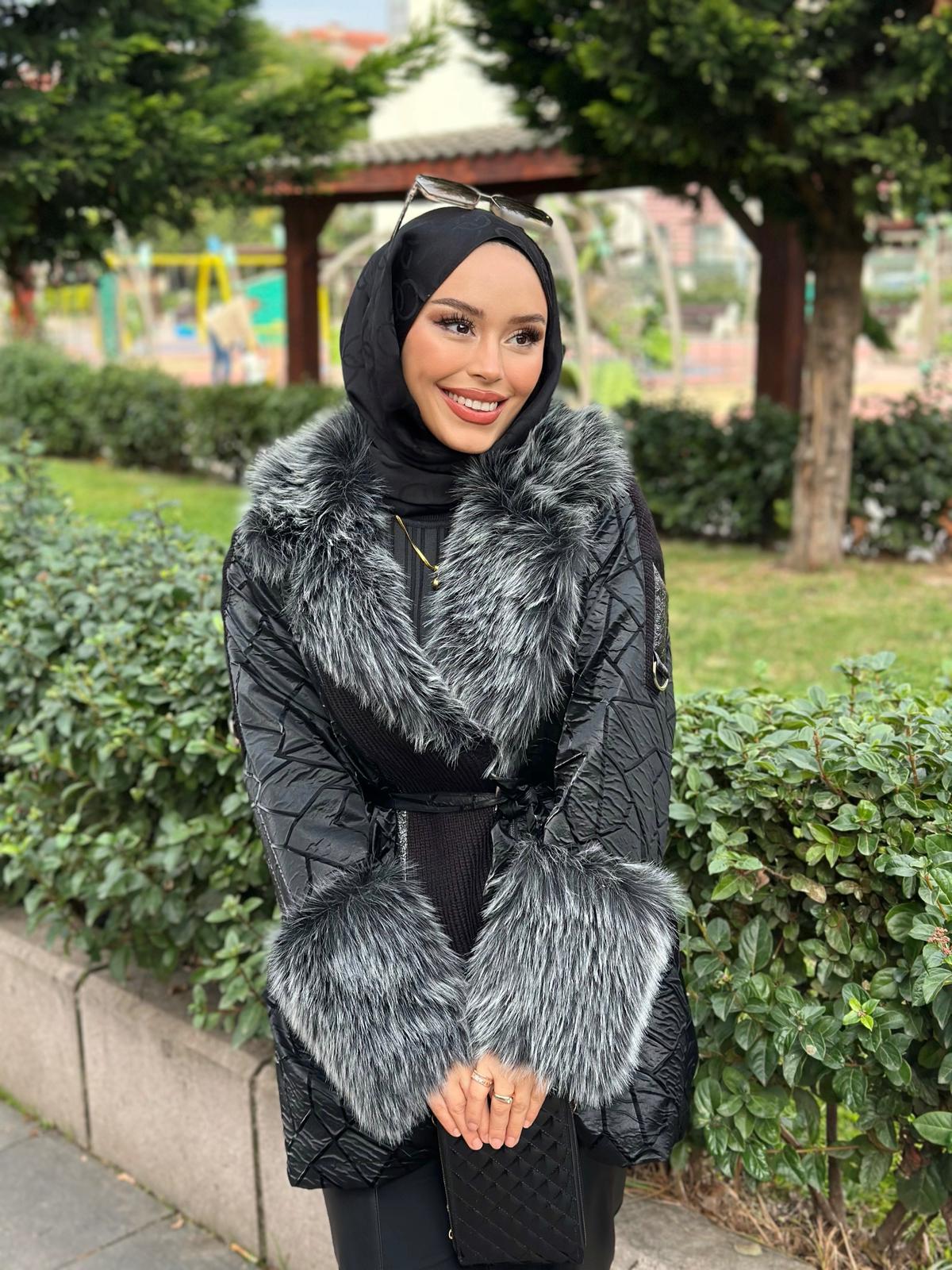 Kadın Kürklü Deri Detaylı Kaban