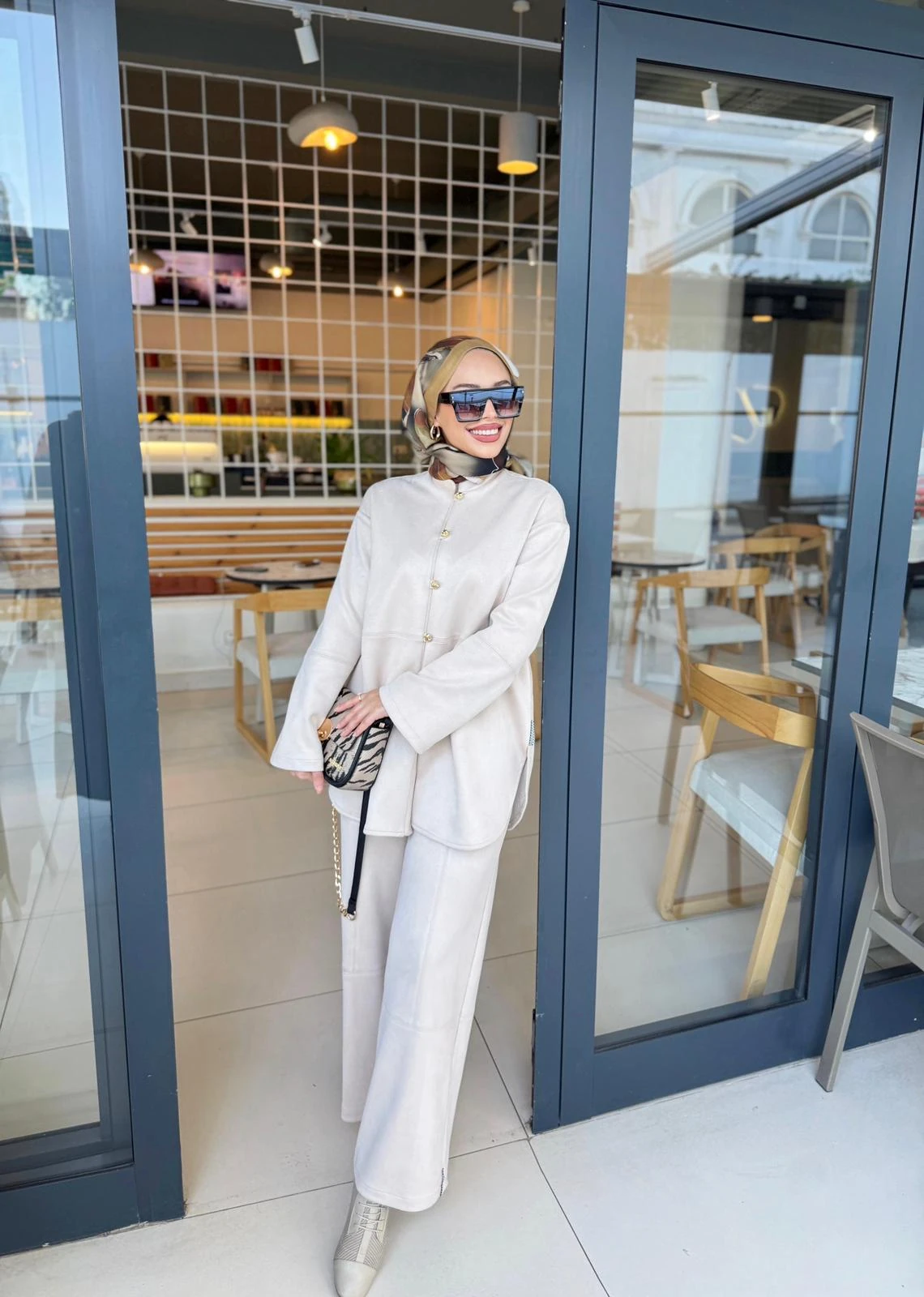 Kadın Gold Düğme Detaylı Nubuk Ceket