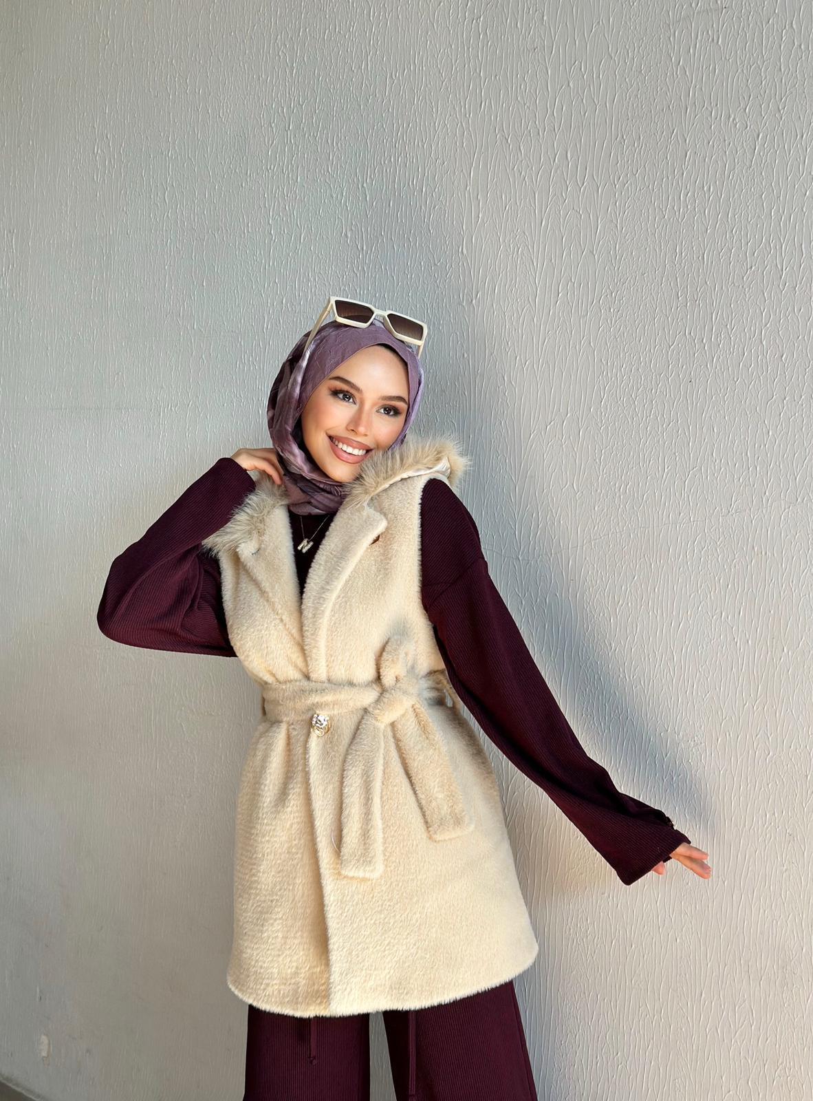 Minel Kadın Kürk Detaylı Düğmeli Yelek