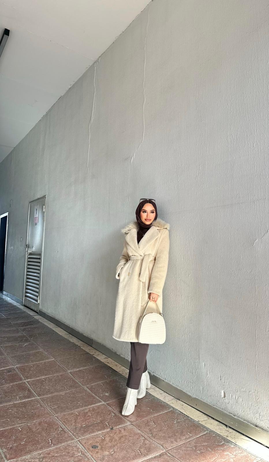 Minel Kadın Kürk Yaka Peluş Kaban