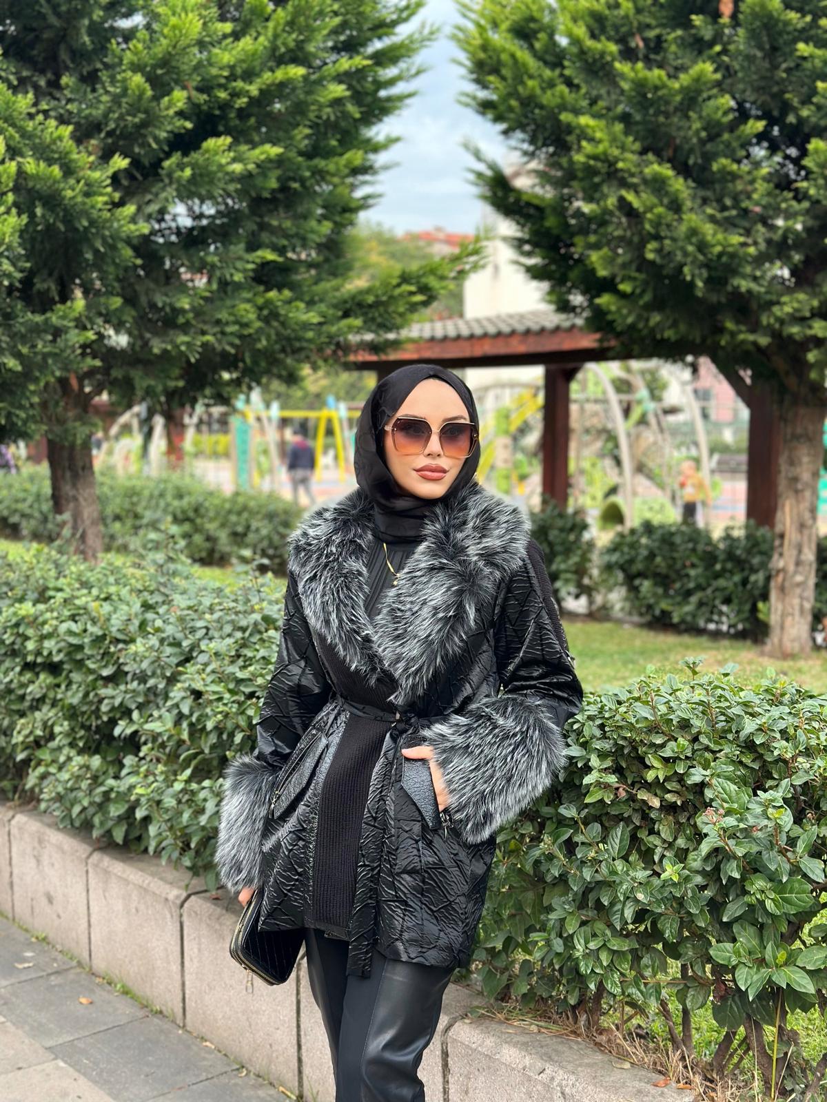 Kadın Kürklü Deri Detaylı Kaban