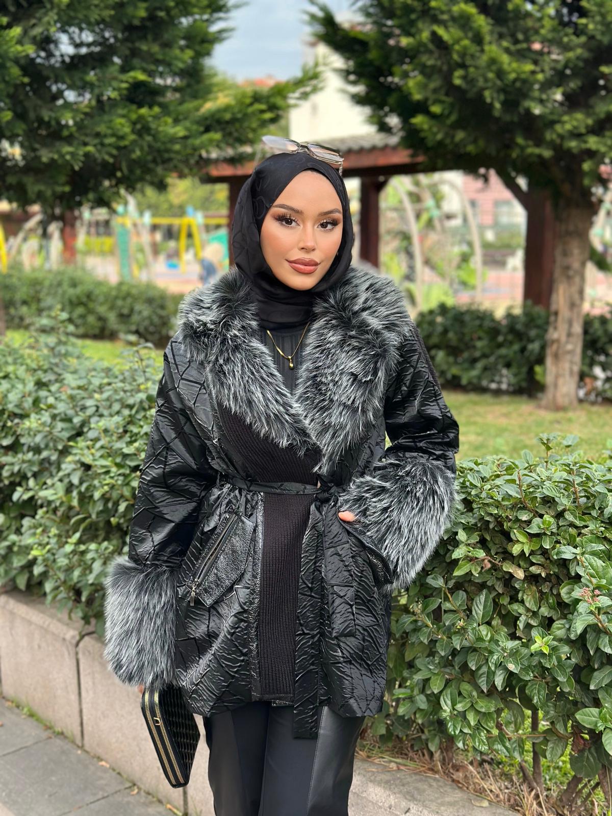 Kadın Kürklü Deri Detaylı Kaban