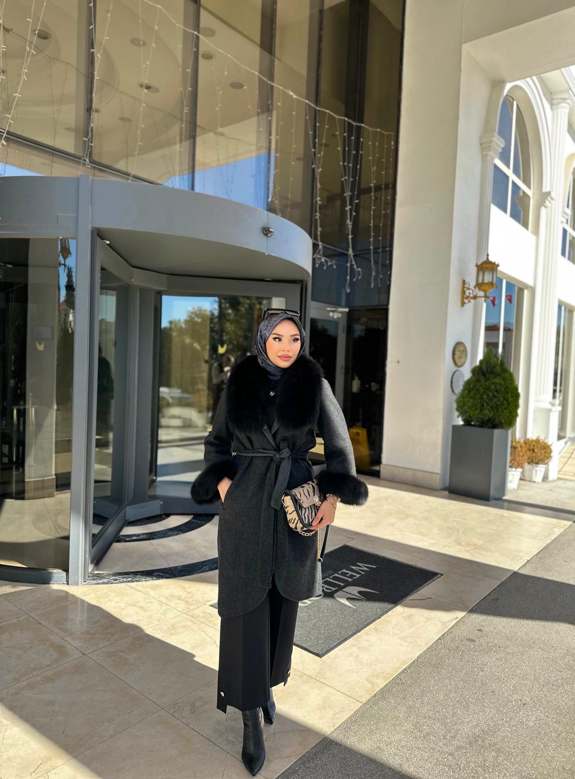 Minel Yakası Kürklü Kaban