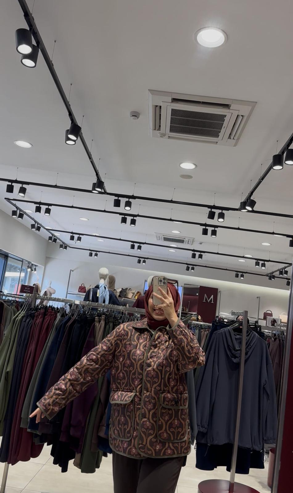 Minel Kadın Kahverengi Desenli Kapitone Ceket 01