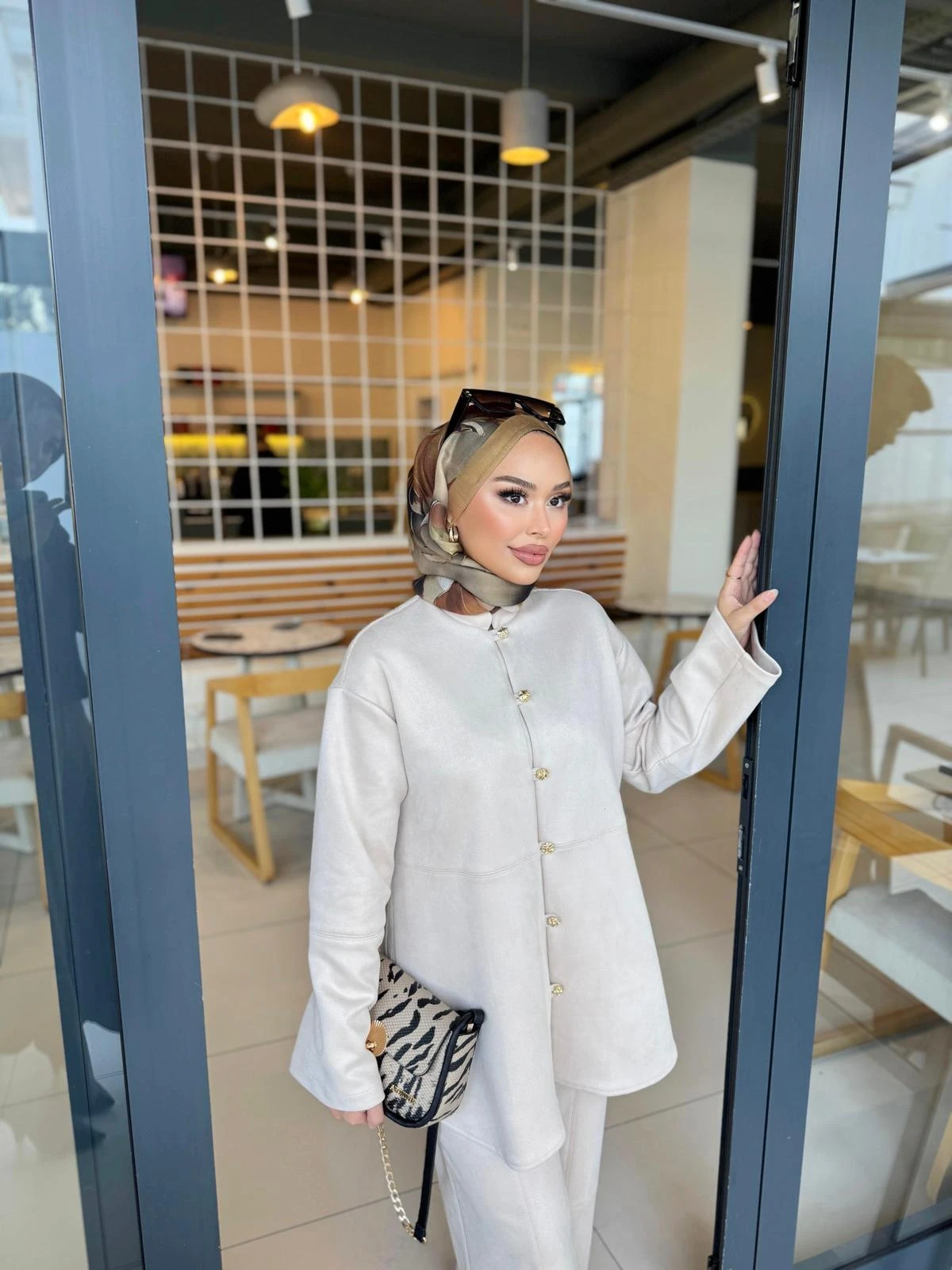 Kadın Gold Düğme Detaylı Nubuk Ceket